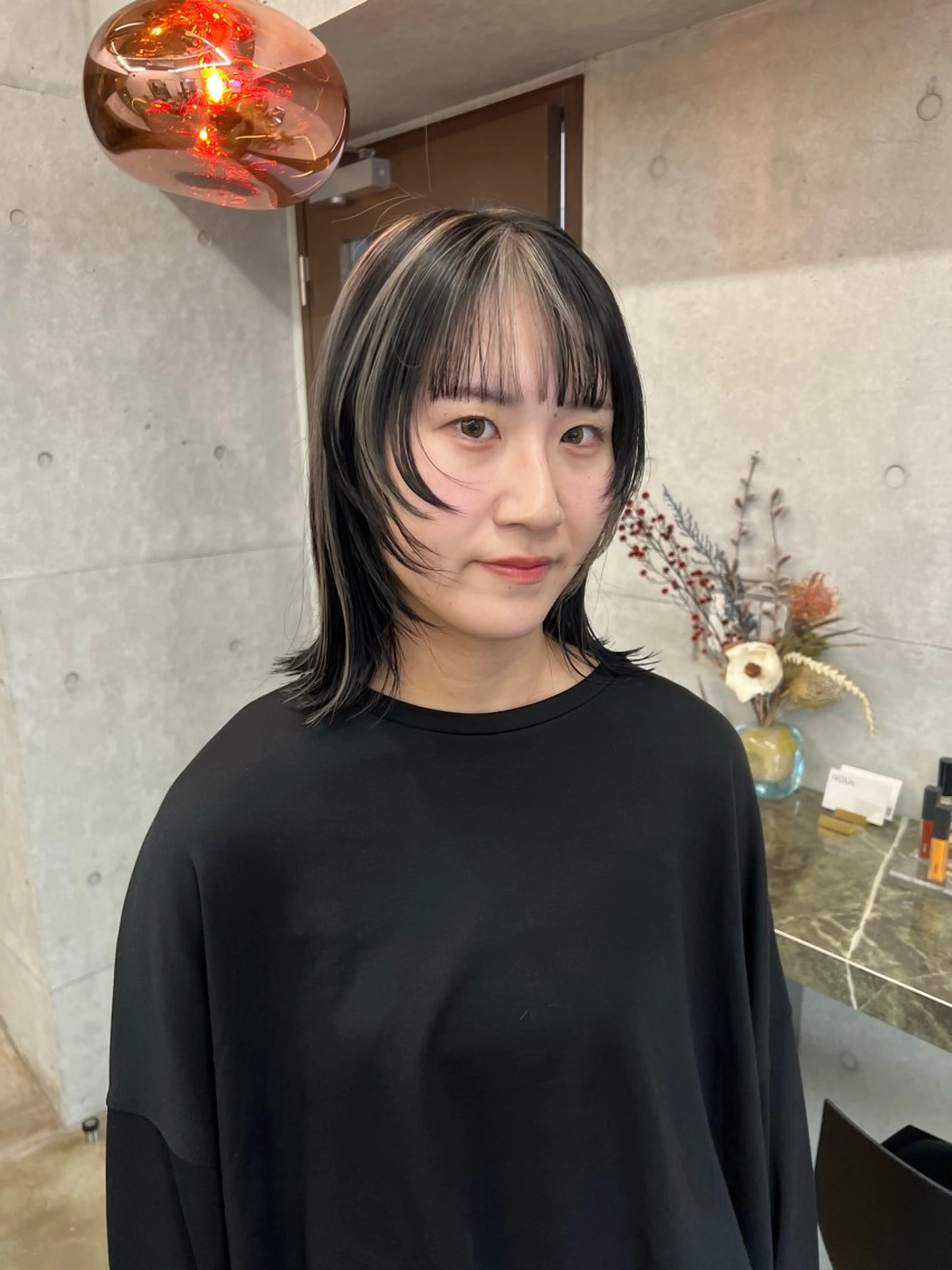 ミディアム カラー カット ヘアカラー ハイトーンカラー/ さらさのヘアスタイル