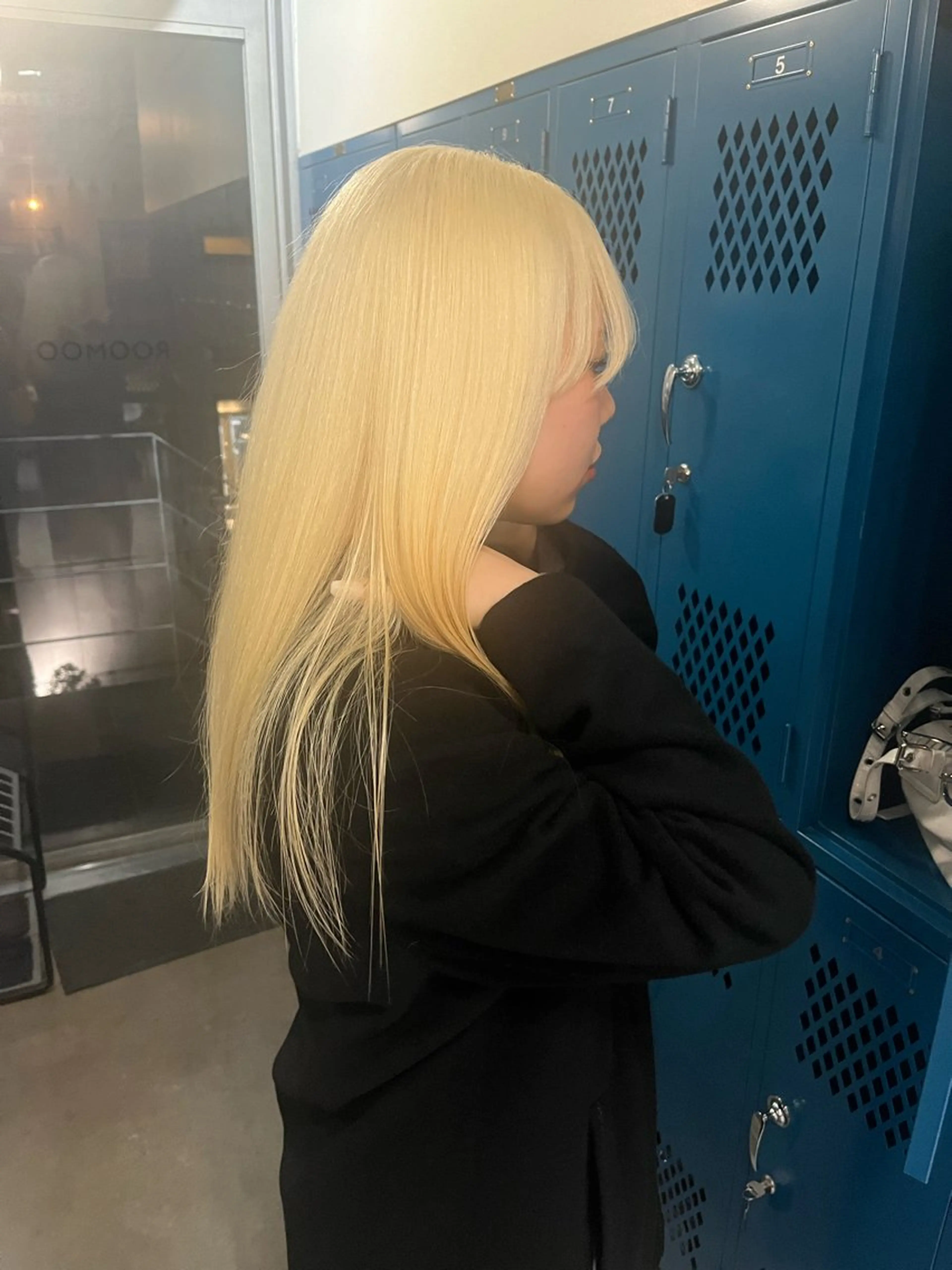 ミディアム カラー ブリーチ 抜きっぱなしブロンド ブロンド ヘアカラー 韓国ヘア・ 艶カラーさおり💟のヘアスタイル