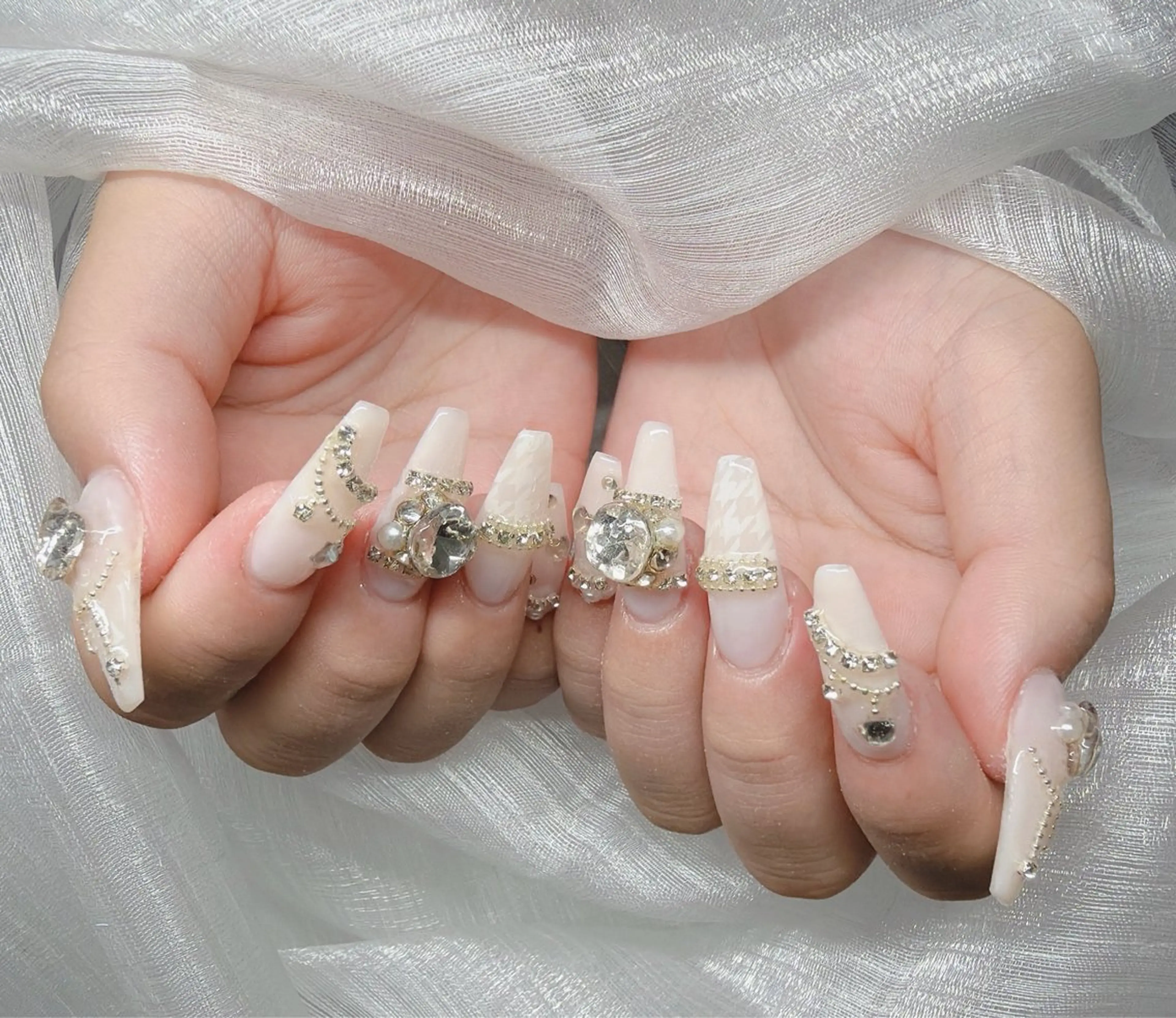 ネイル ハンドネイル Lee Nailsのネイルデザイン