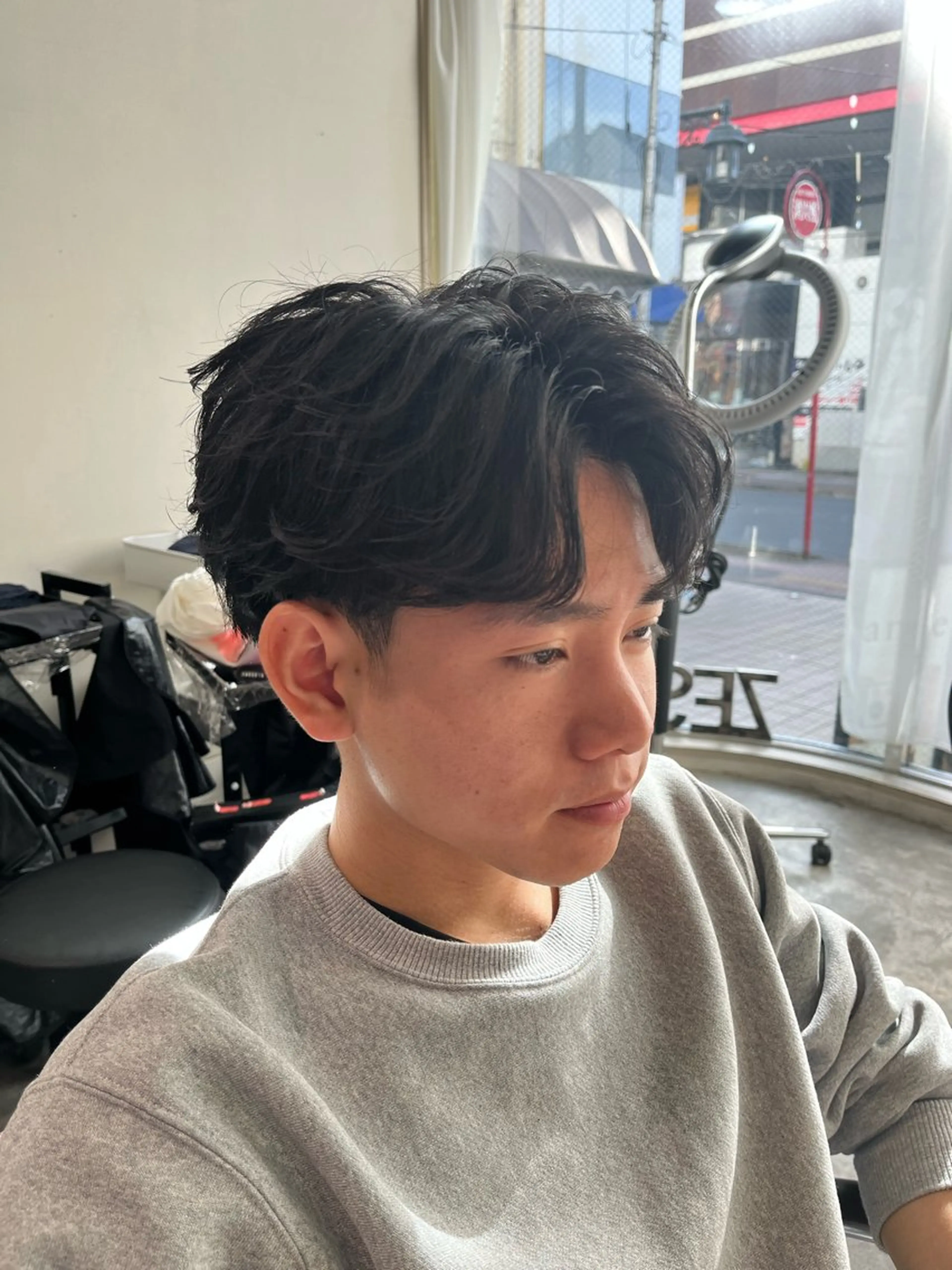 メンズ フェザーパーマ マッシュ メンズパーマ カット メンズカット🌙 艶カラーyuzukiのヘアスタイル