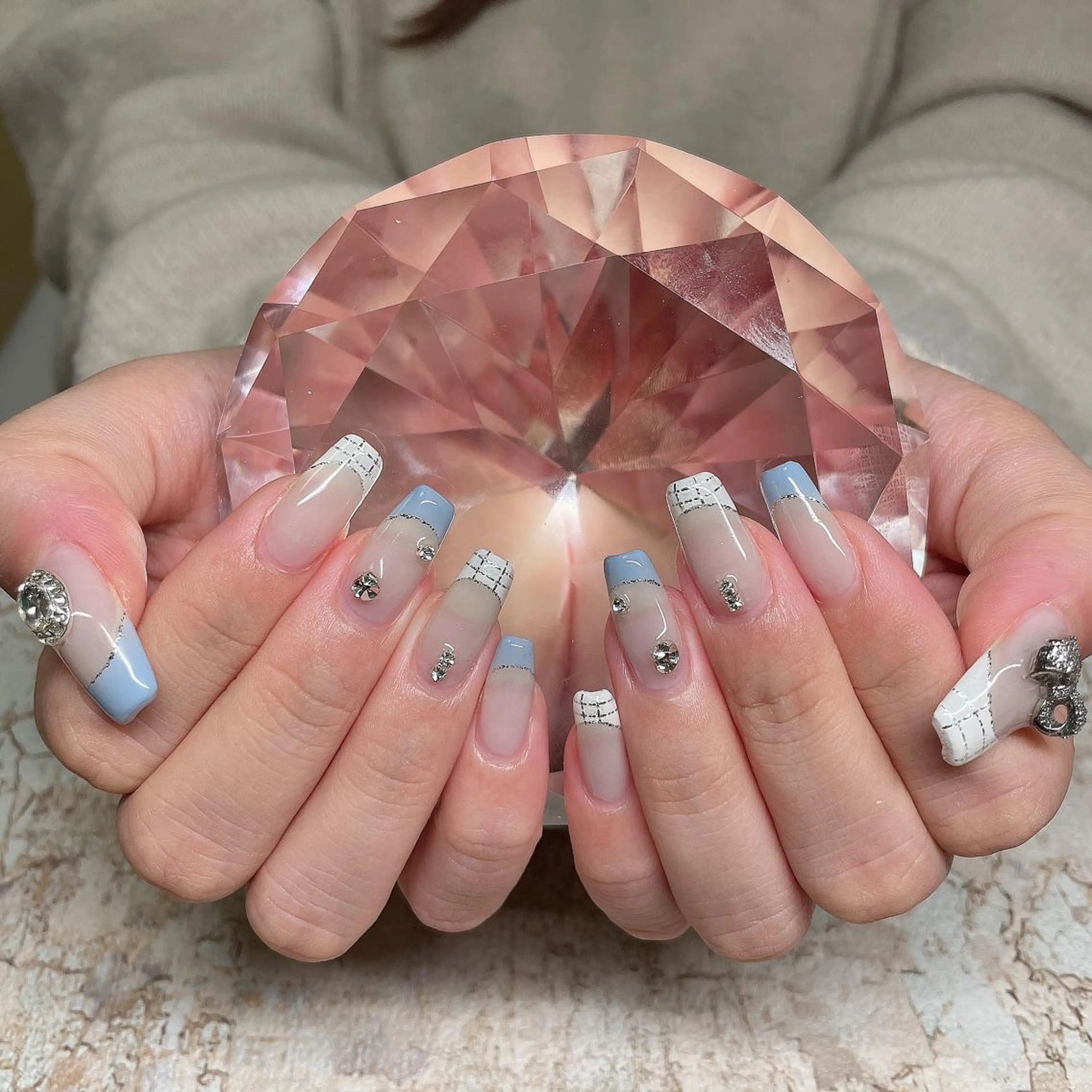 ネイル アートネイル フレンチネイル ジェルネイル グラデーション 韓国ネイル Nail room Bimano所属・Bimano seica♡+°のネイルデザイン