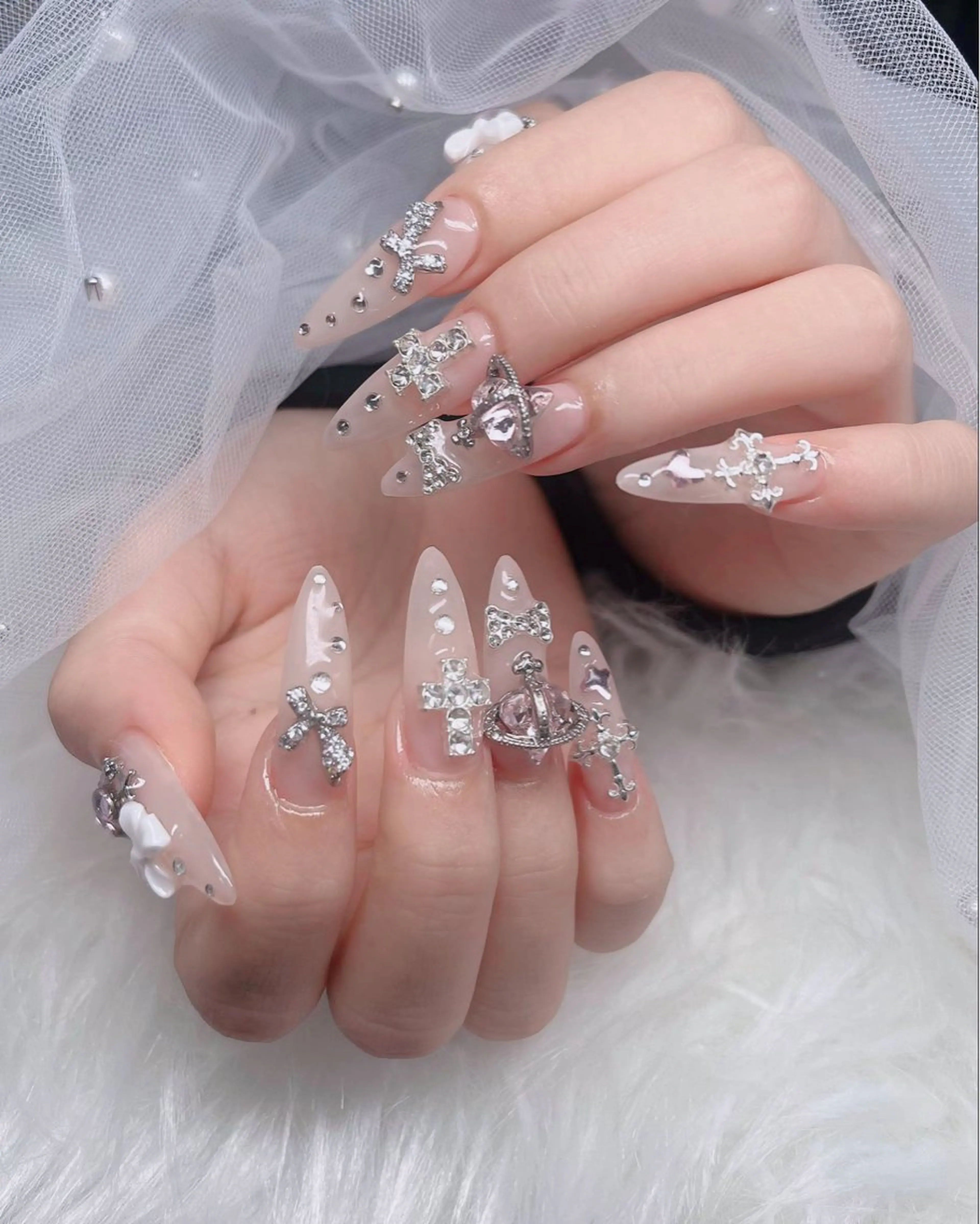 ネイル フレンチネイル ジェルネイル ガラスフレンチ ハロウィン ハート ハンドネイル H.baby Nail Salonのネイルデザイン