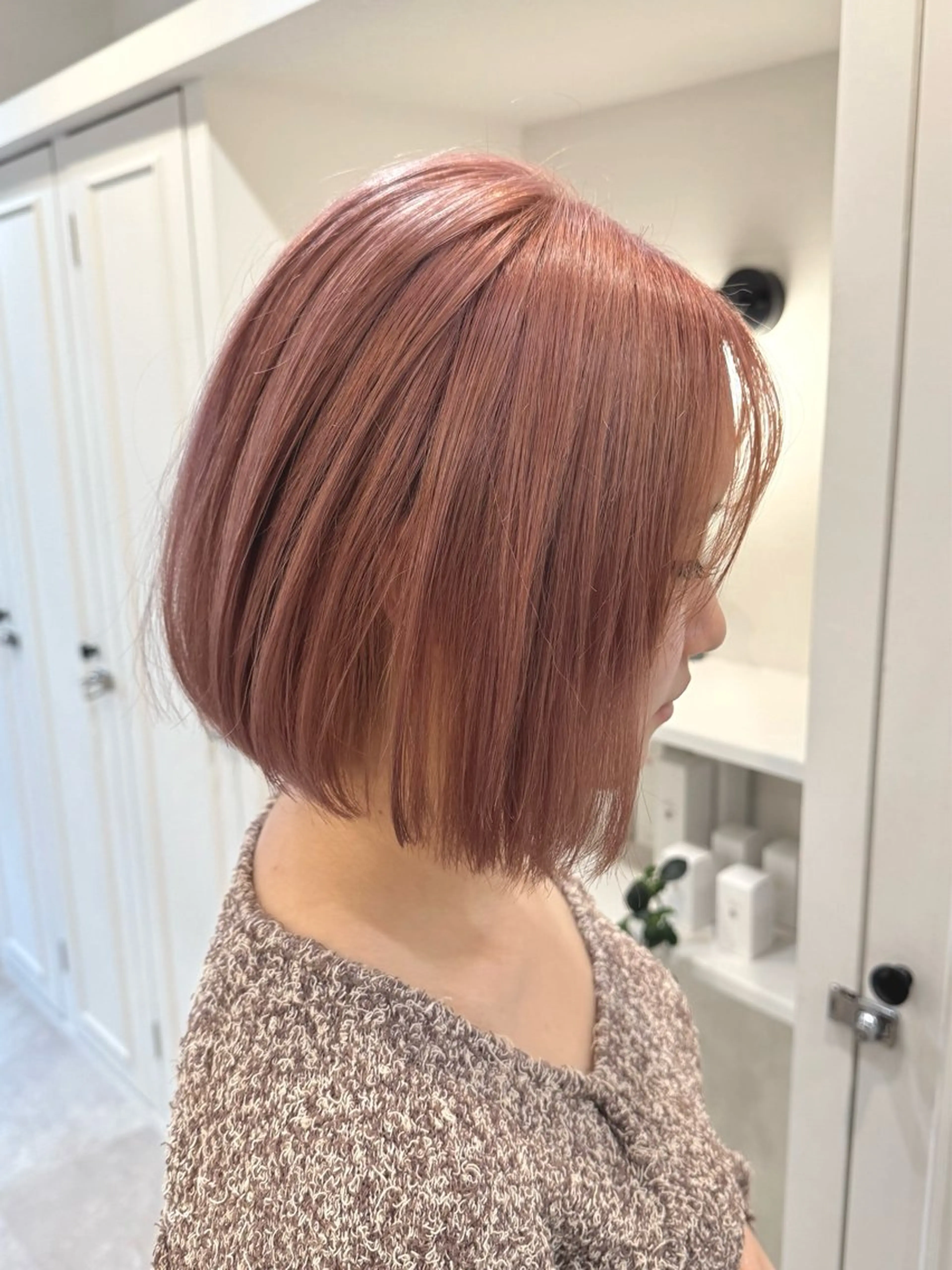 ショート カラー ヘアアレンジ ショートボブ ブリーチ ケアブリーチ ピンクカラー ボブ カット ヘアカラー SALOWIN京都河原町Suite店所属・外国人風レイヤー/ ハイトーンSHUのヘアスタイル