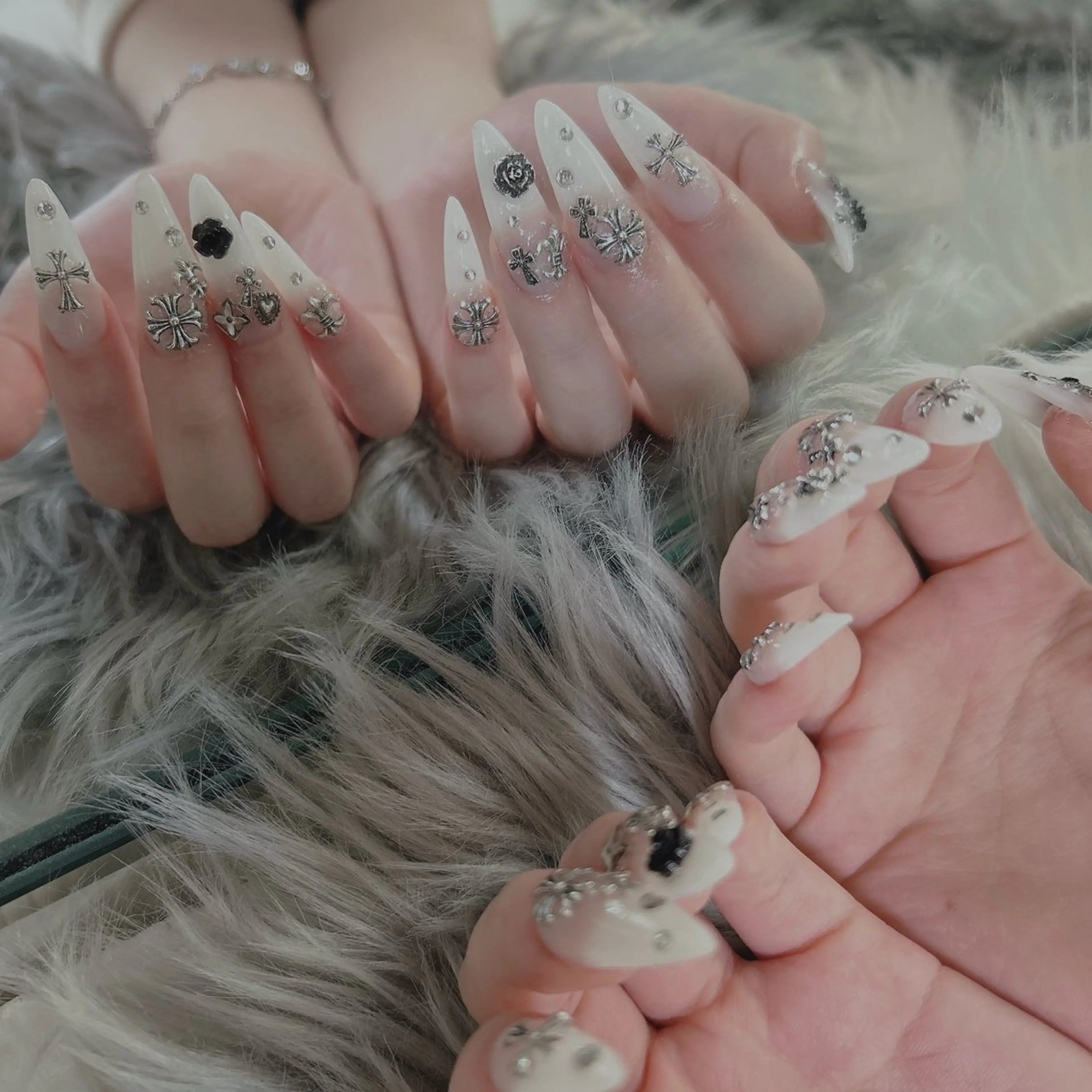 セミロング ハンドネイル nail salon Lavia所属・Lavia akaneのネイルデザイン