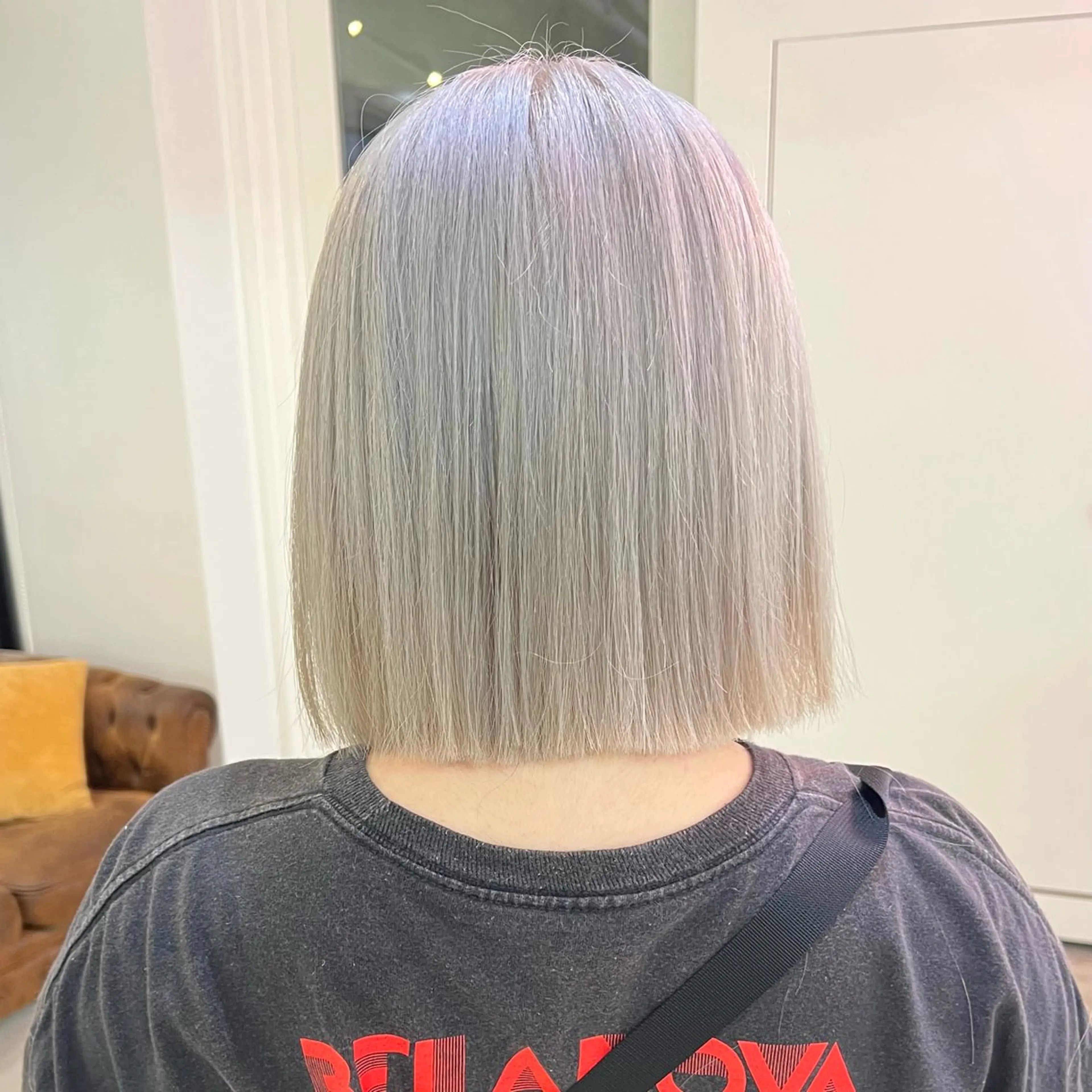 ショート カラー パーマ ヘアアレンジ カット ヘアカラー 🧨ブリーチー×ボブ レイヤー💎じゅえるのヘアスタイル