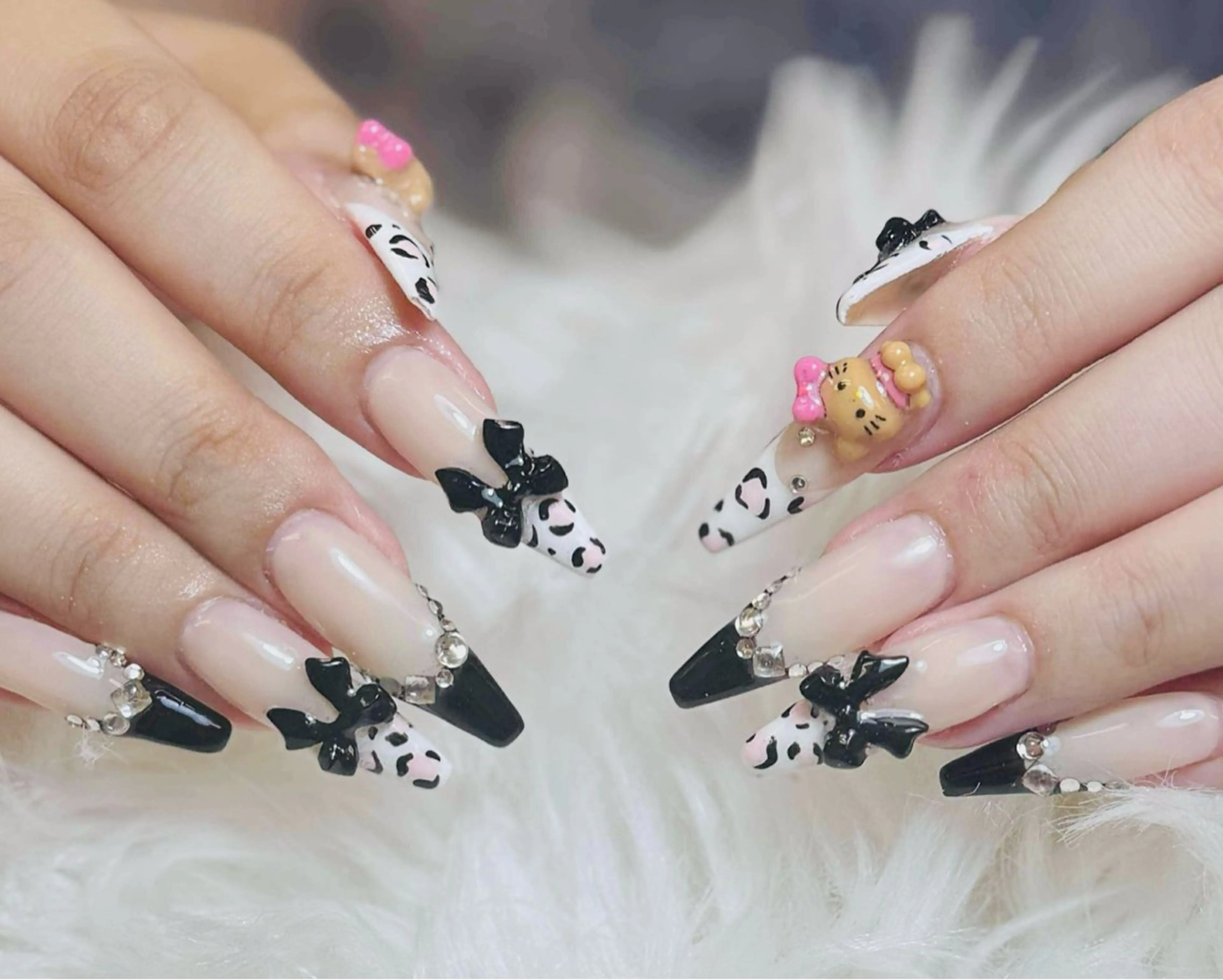 ネイル チークネイル 長さ出し フットネイル マグネットネイル 持ち込み ハンドネイル ANH NAIL ゴテゴテ専門店💎のネイルデザイン