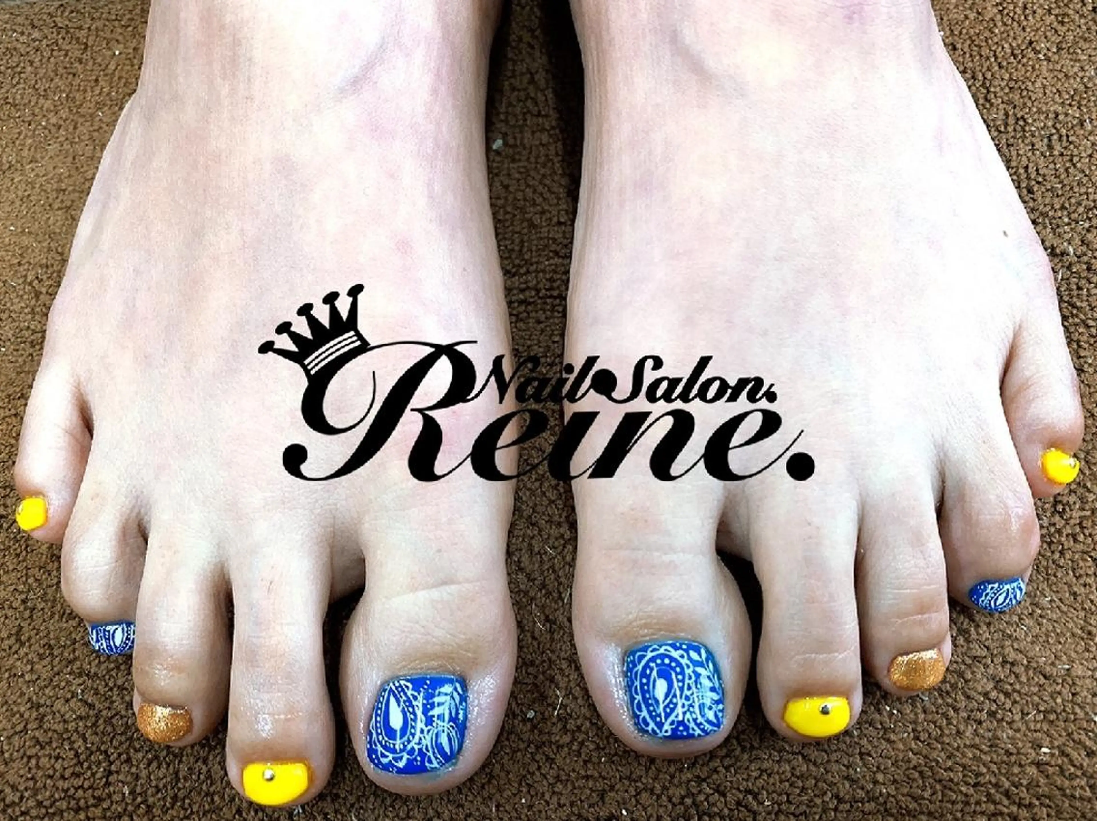 ネイル ブルー 黄色 Nailsalon Reine所属・玉栄 伶奈のネイルデザイン