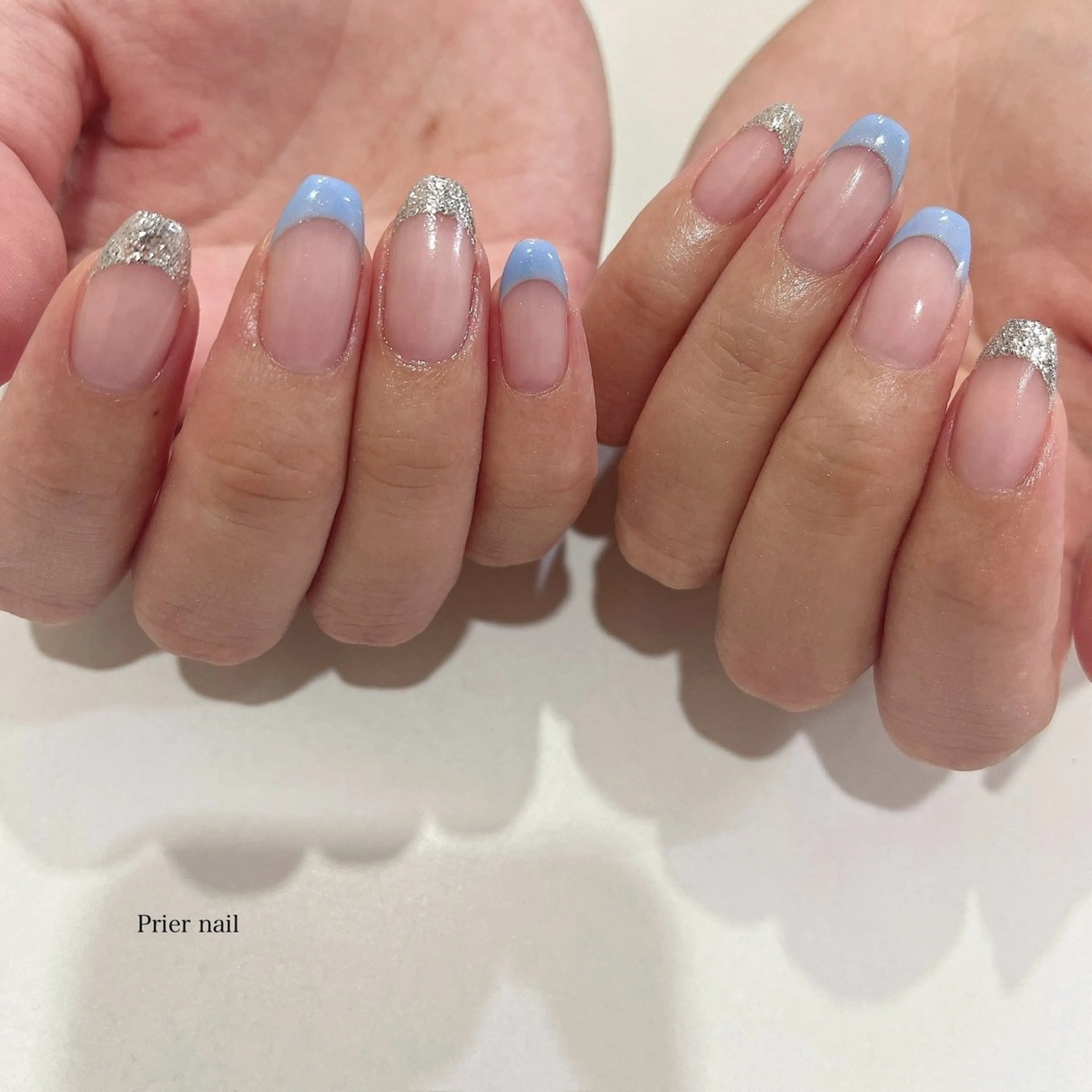 ネイル ブルー フレンチネイル ラメ(グリッター) シンプルネイル Prier×Kew hair所属・Prier nailのネイルデザイン