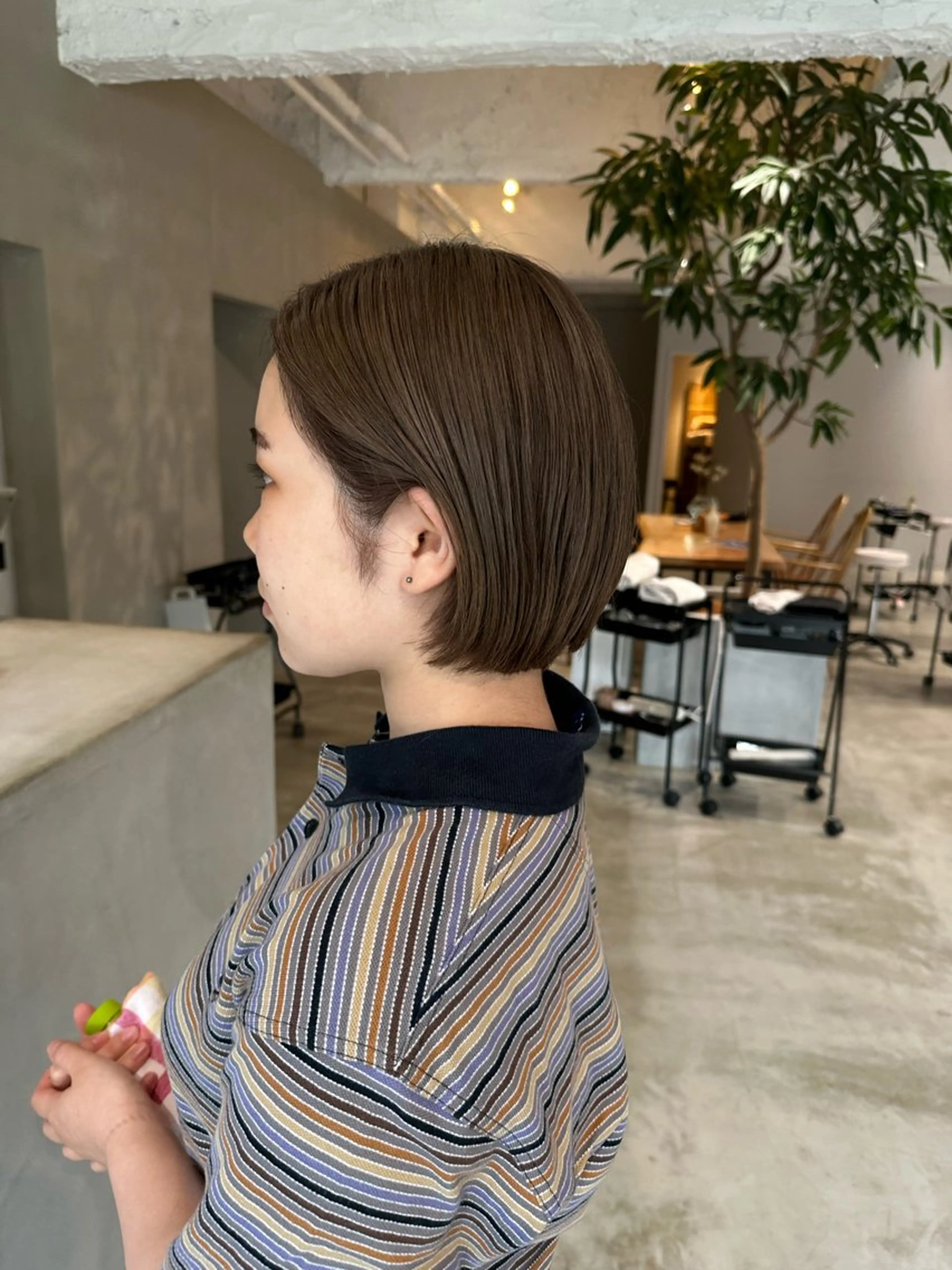 カラー ベージュカラー 青木 若菜のヘアスタイル