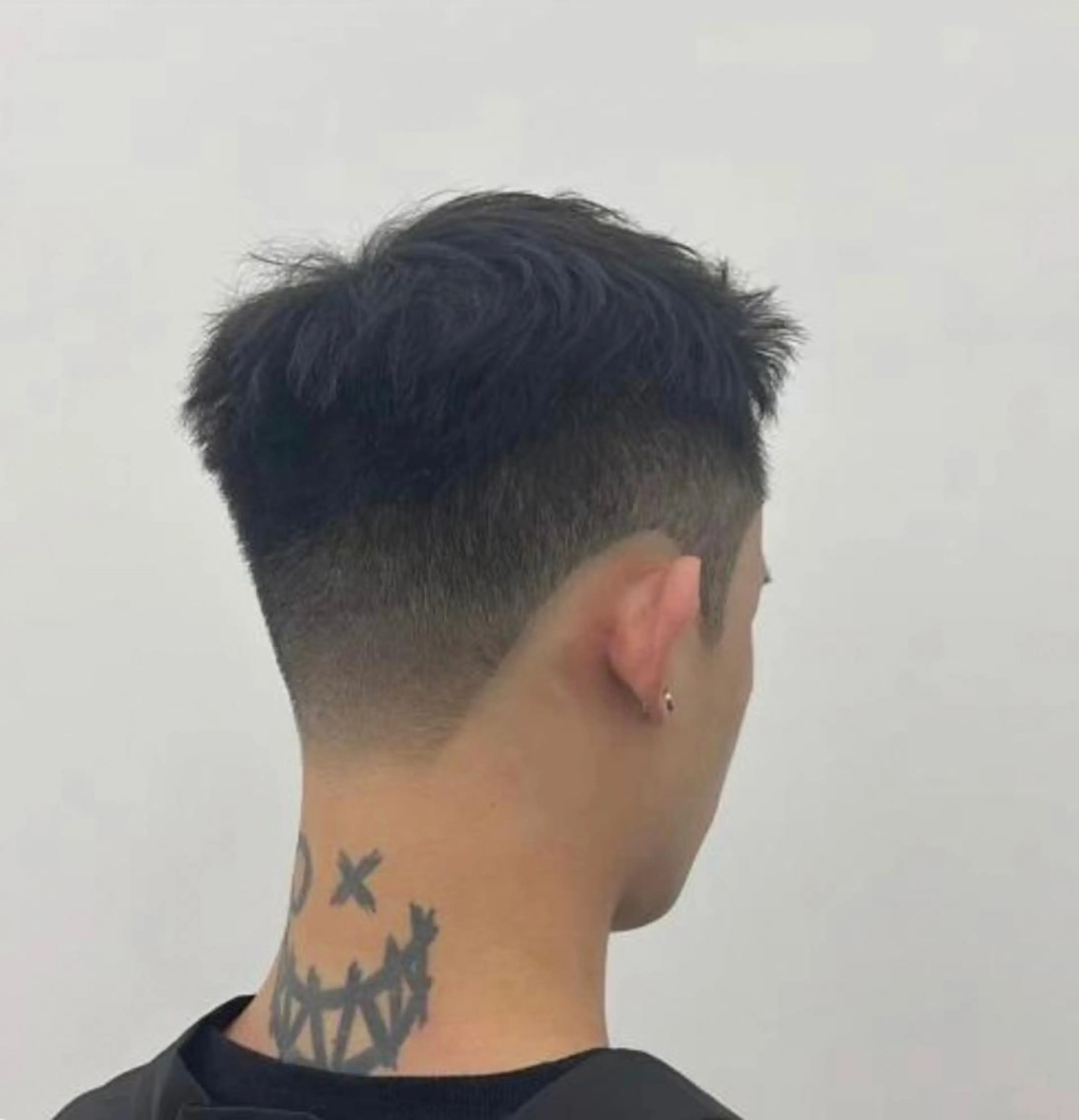 メンズ カット ヘアカラー トリートメント 李 文のヘアスタイル