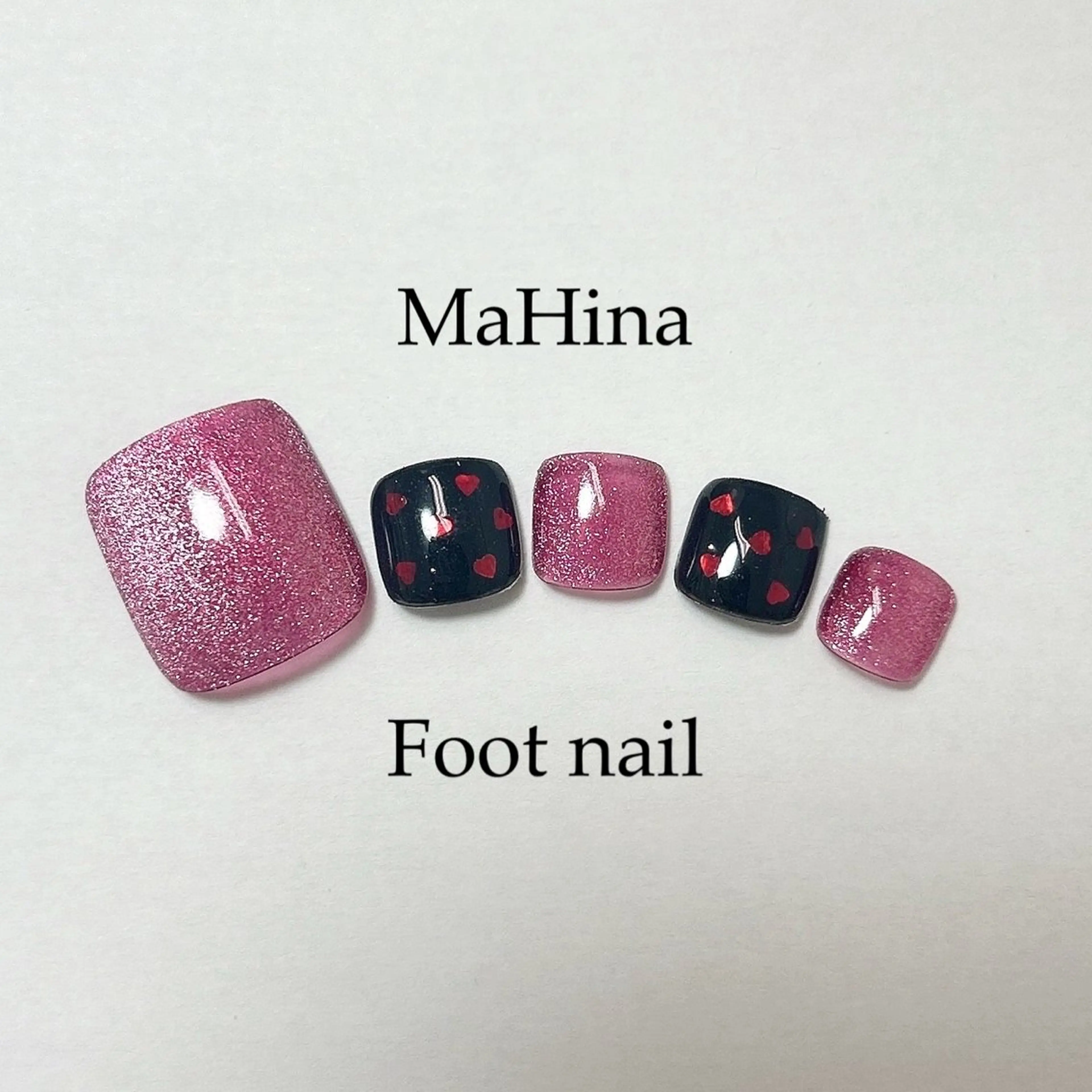 ネイル フットネイル ジェルネイル ハート マグネットネイル ワンカラーネイル フットネイル MaHina🌙 salonのネイルデザイン