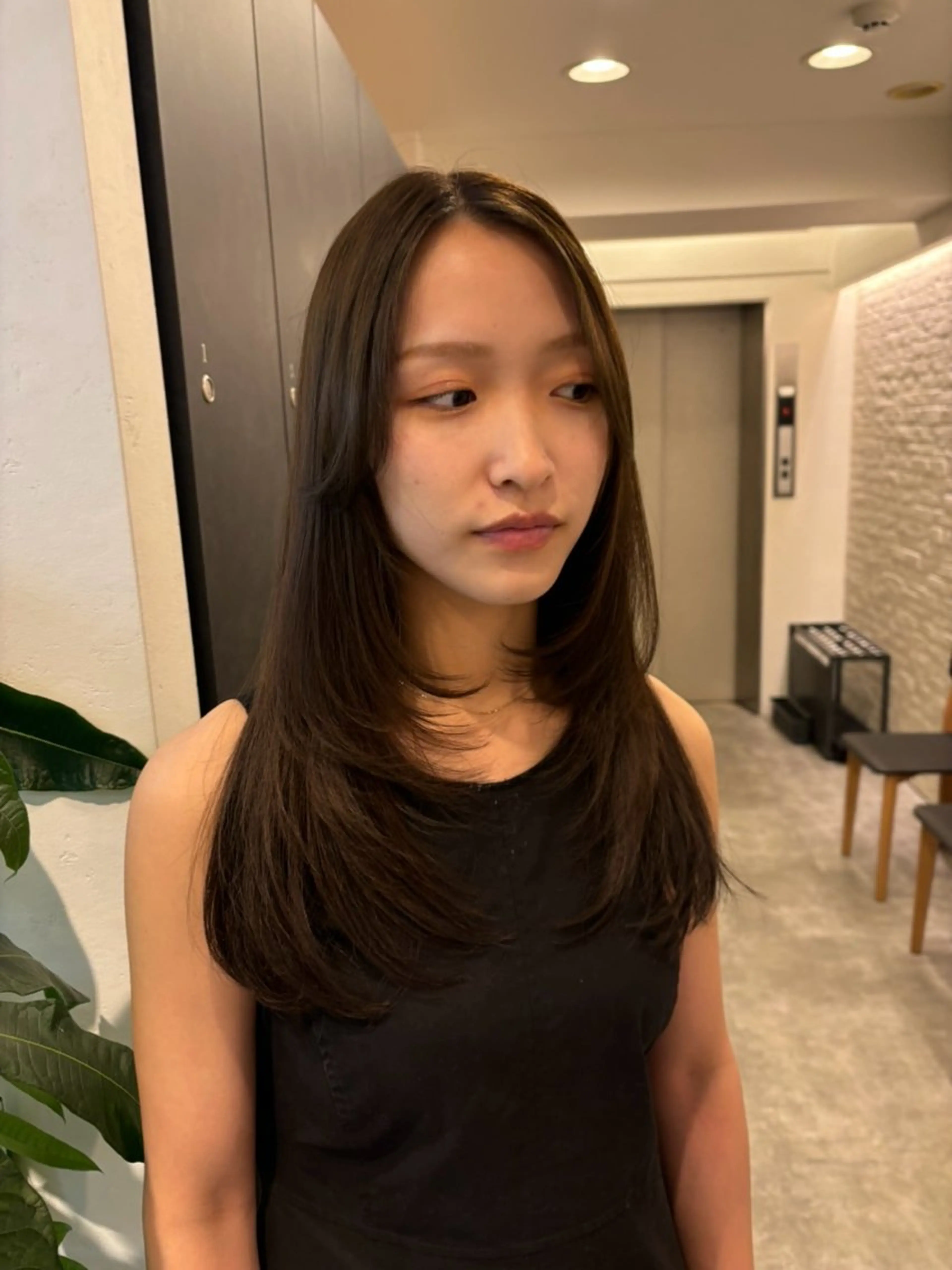 セミロング カラー カット ヘアカラー Ｖｉｏｔ  銀座 樋口 桃佳のヘアスタイル