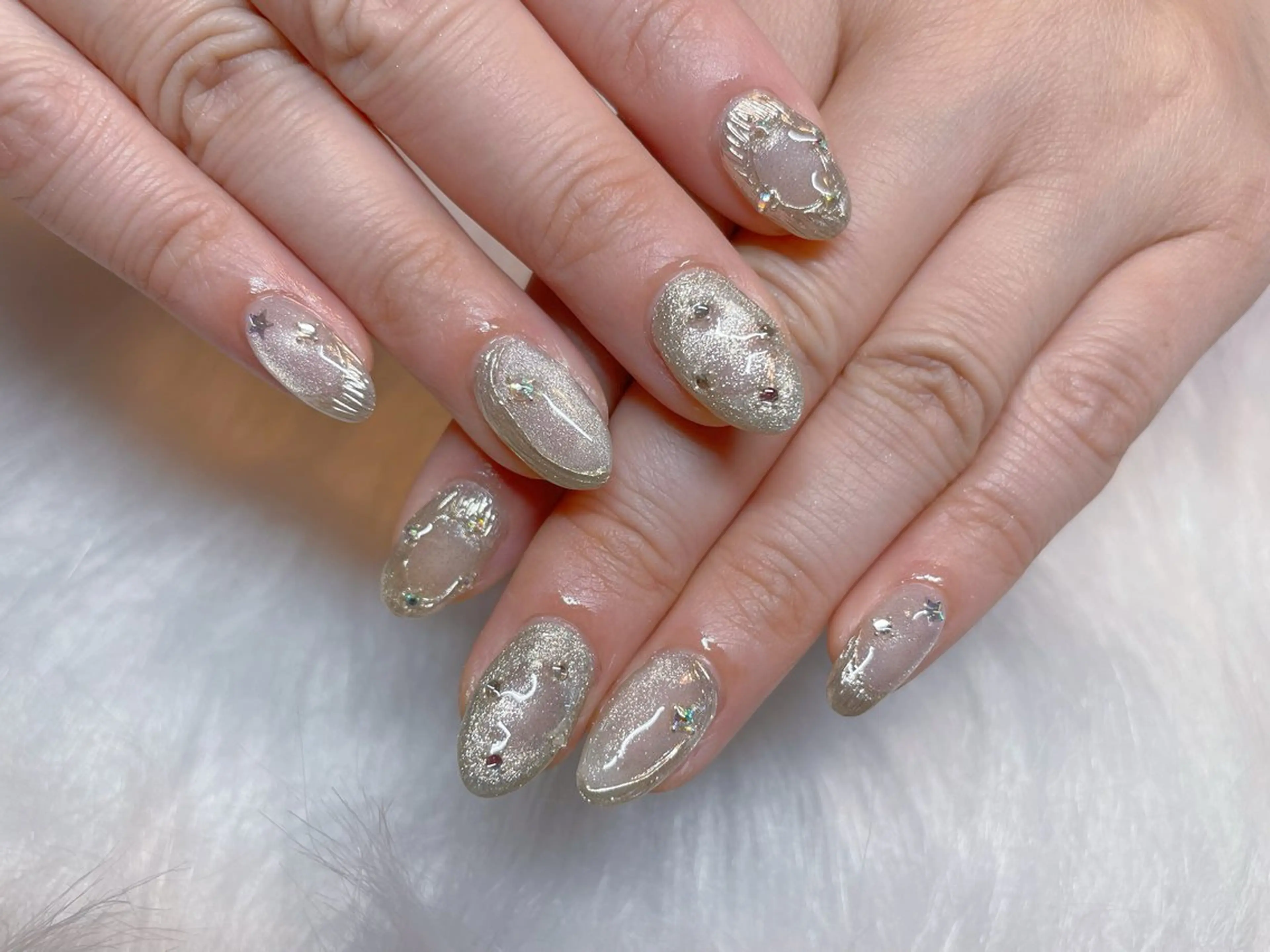 ネイル マグネットネイル ミラーネイル ニュアンスネイル シルバー ハンドネイル エン Nail salonのネイルデザイン