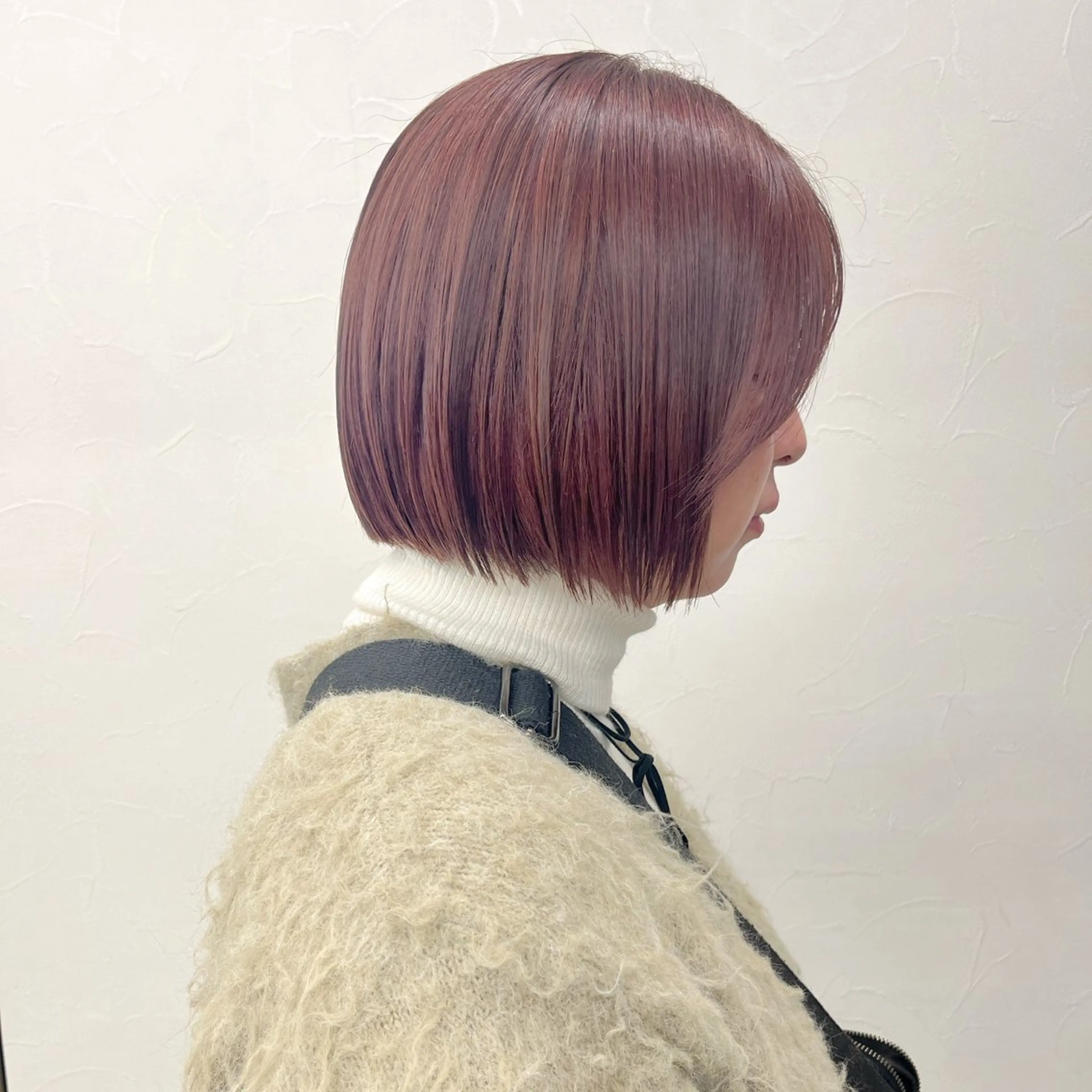 ショート カラー ブリーチ ブラウンカラー ブリーチなしカラー ピンクカラー ピンクブラウン カット ヘアカラー トリートメント 朝がちょっと楽しくな るshort･bobのヘアスタイル