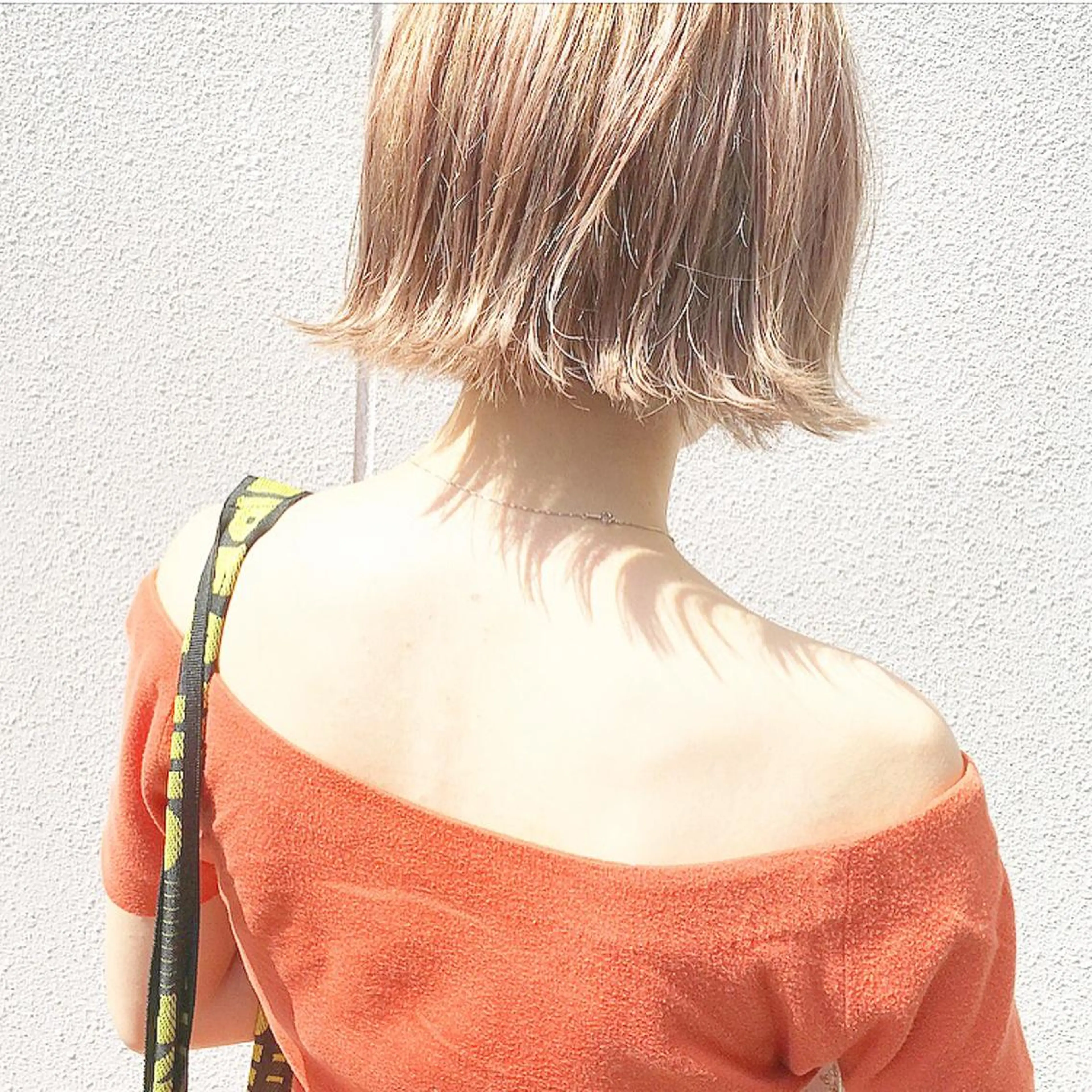 ショート カラー ブリーチ、パーマ 西部笑のヘアスタイル