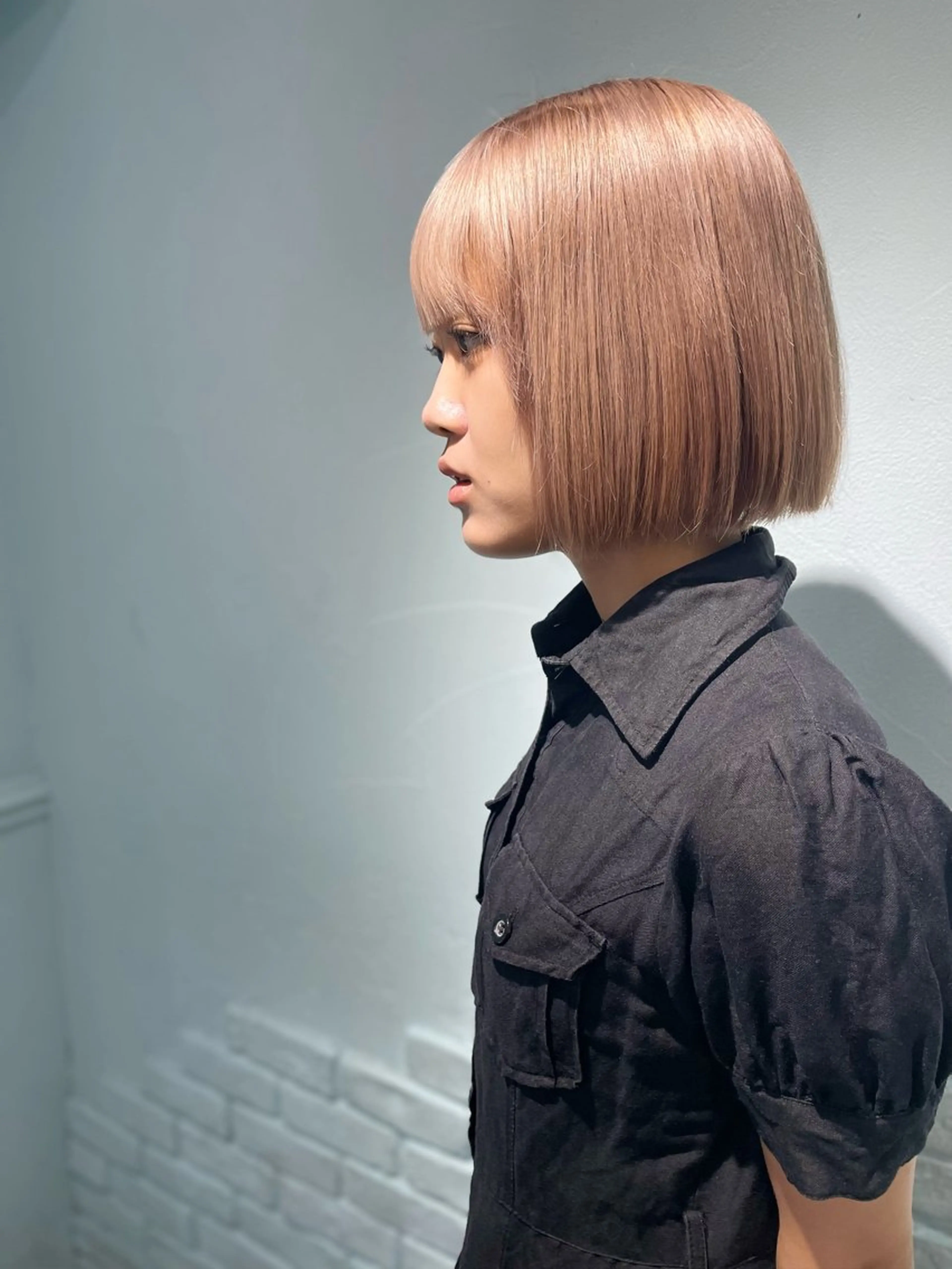 ショート カラー アッシュ アッシュグレー ベージュカラー ブリーチ ブロンド ピンク🎀ブロンド 💎ハイトーン/大和のヘアスタイル