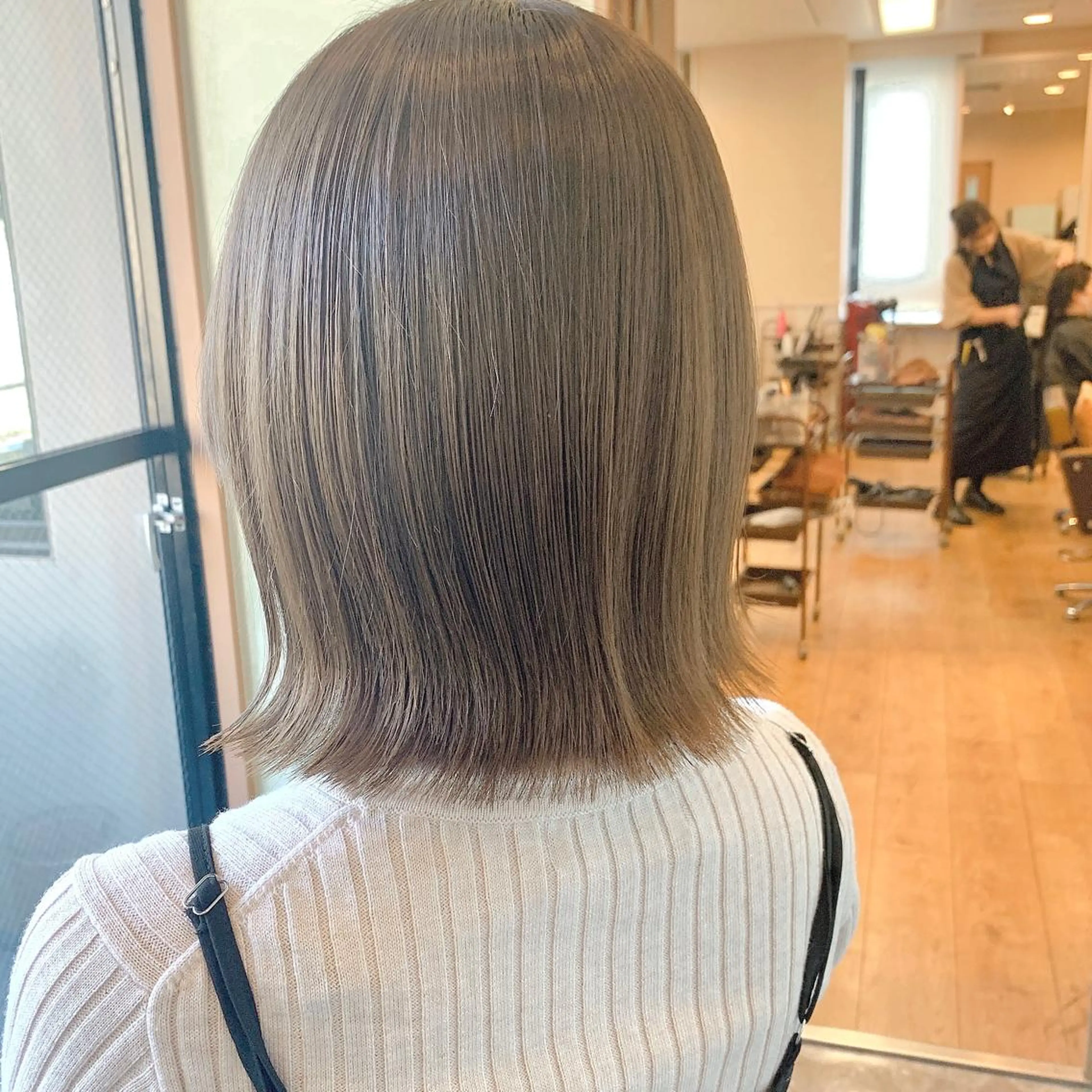 ショート カラー カット ヘアカラー NUMBER_ ユイナのヘアスタイル