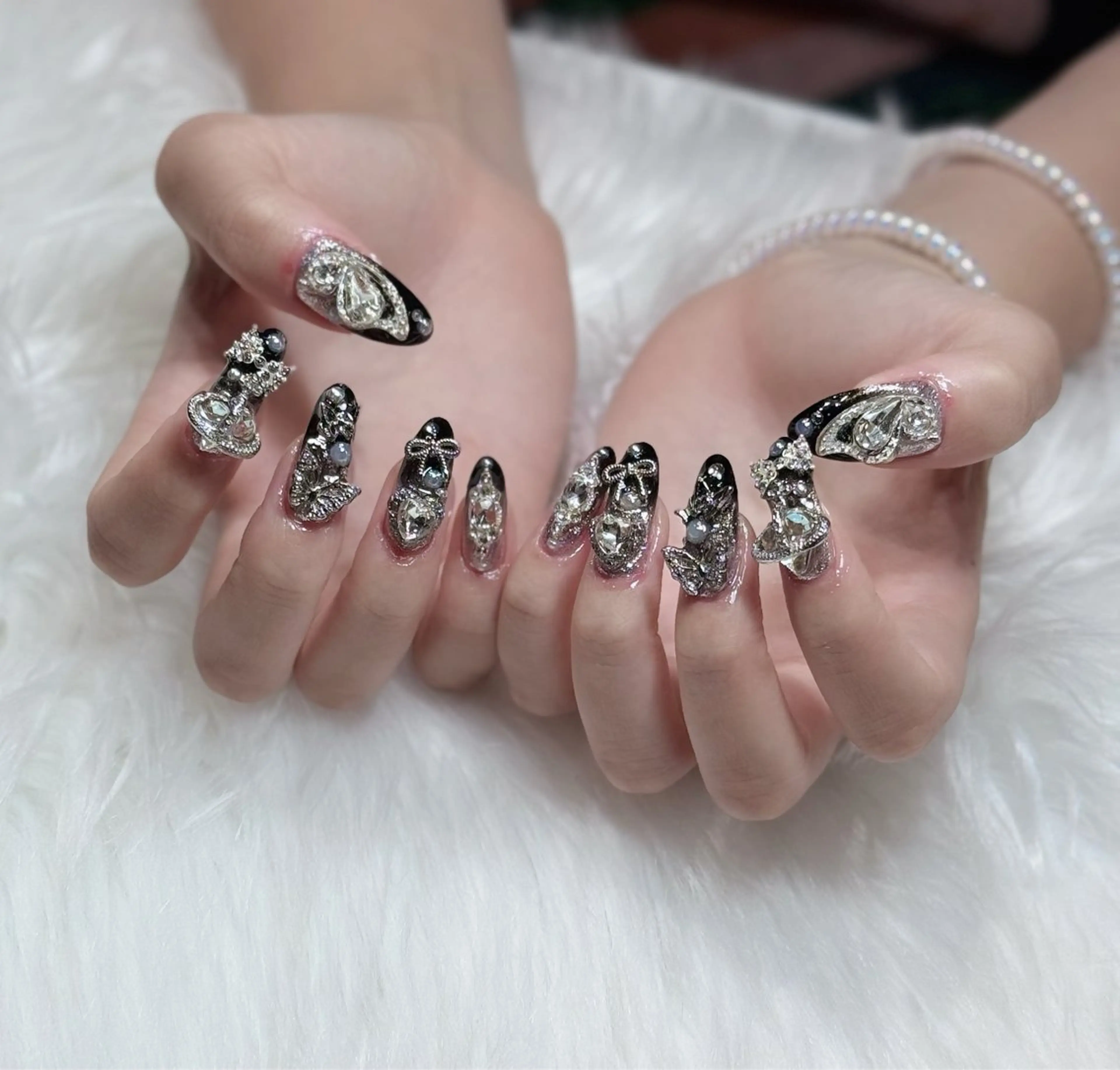 ネイル オーロラネイル チークネイル フットネイル フレンチネイル ジェルネイル ハンドネイル Nichi Nailsのネイルデザイン