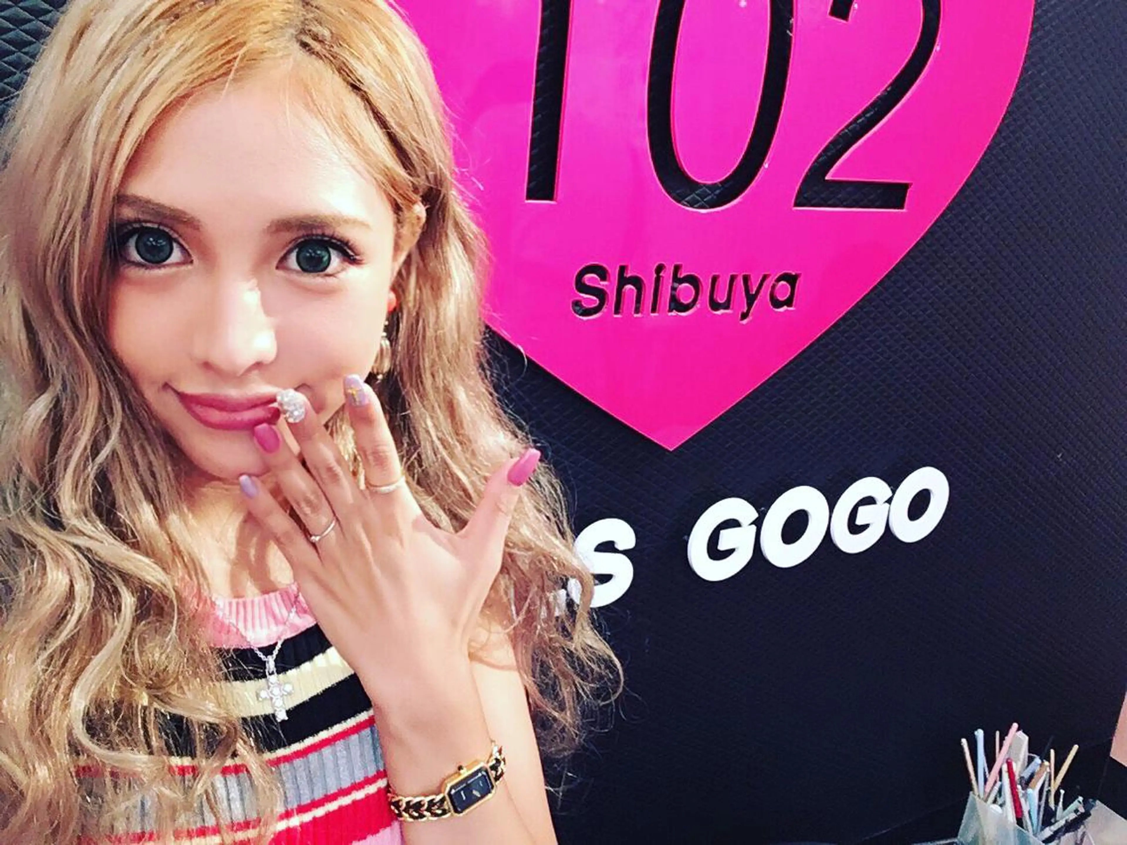 ロング カラー パーマ ヘアアレンジ メンズ キッズ ネイル マツエク・マツパ 学生（メンズ向け） 付け放題 学生 アートネイル フットネイル NAILSGOGO shibuyaのネイルデザイン