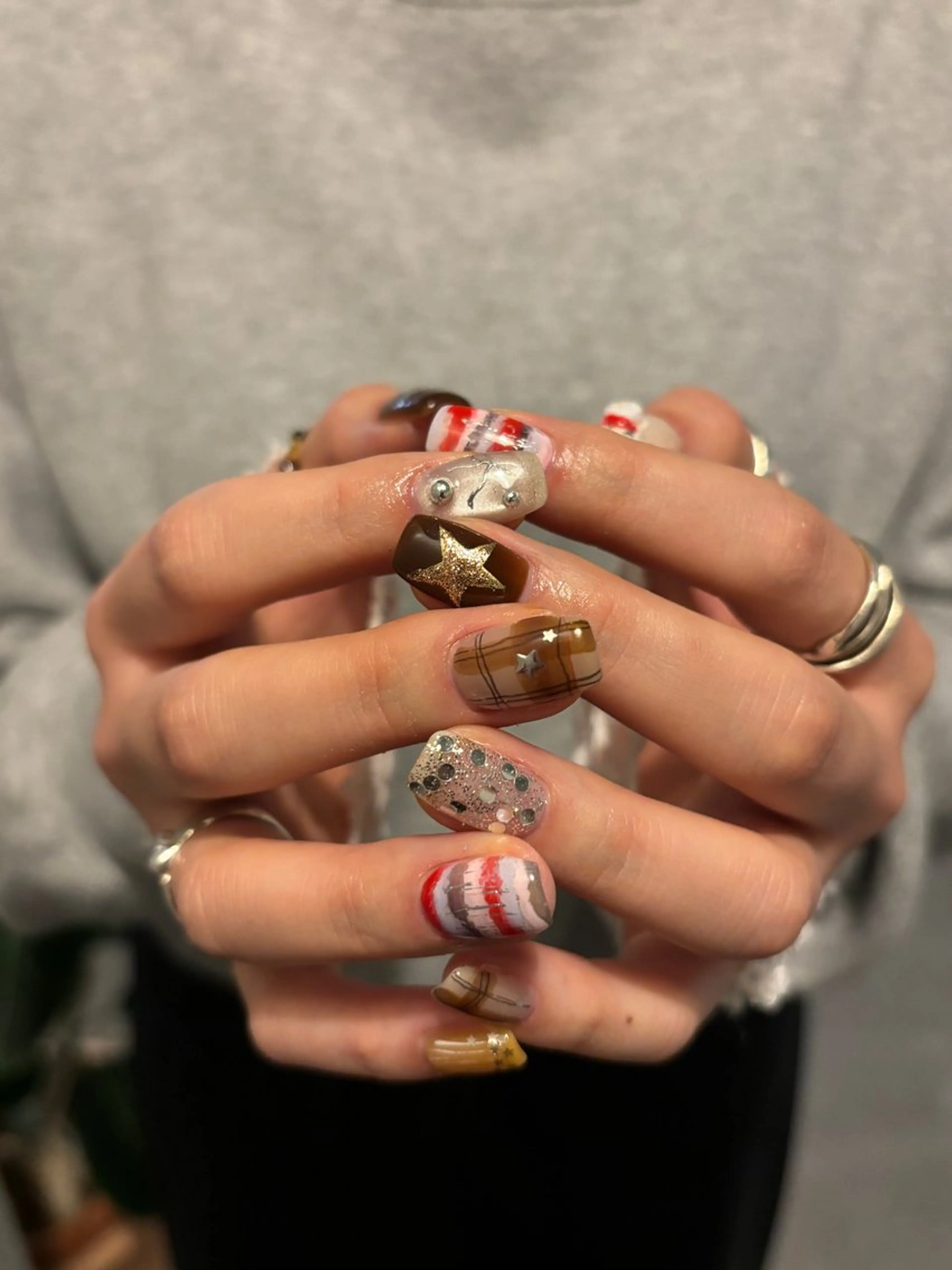 ネイル キラキラネイル ハンドネイル sister  mohawk所属・chika ／ nailのネイルデザイン