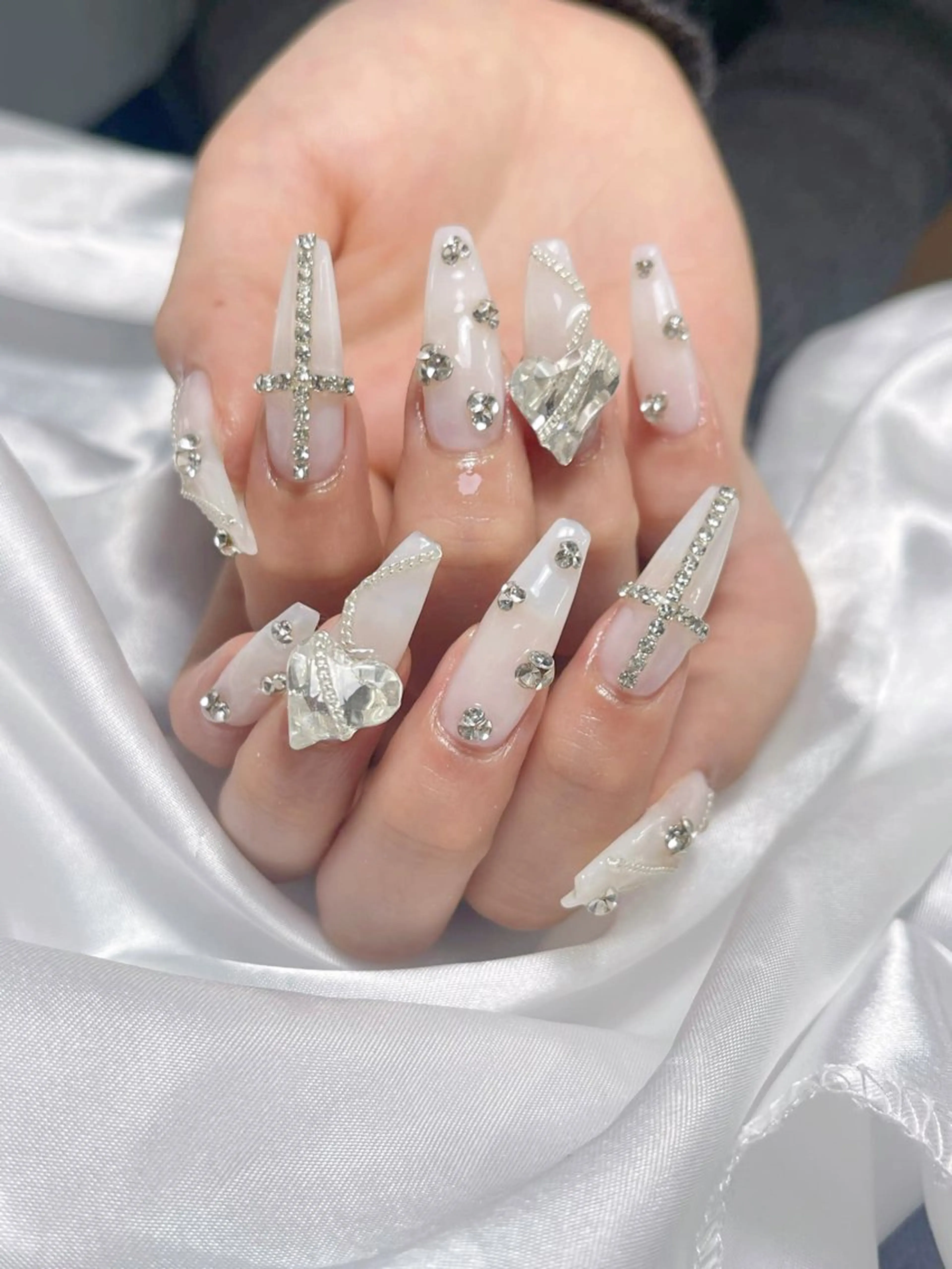 ネイル LEELA NAIL STUDIO所属・LEELA NAIL STUDIOのネイルデザイン