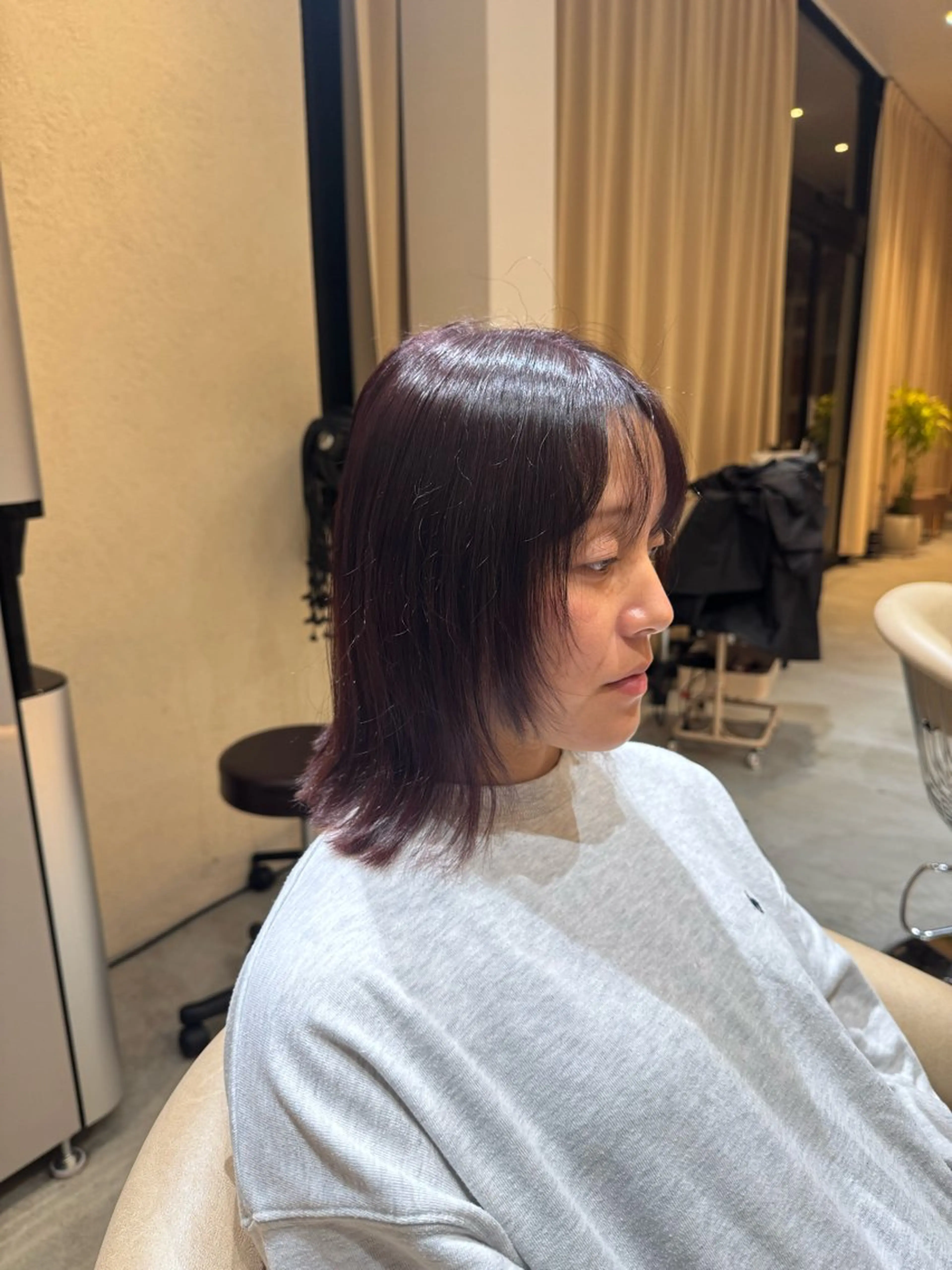 ミディアム 顔まわりレイヤー 顔周りカット レイヤーカット ラフィスヘアーヴィレ所属・赤羽根 周のヘアスタイル