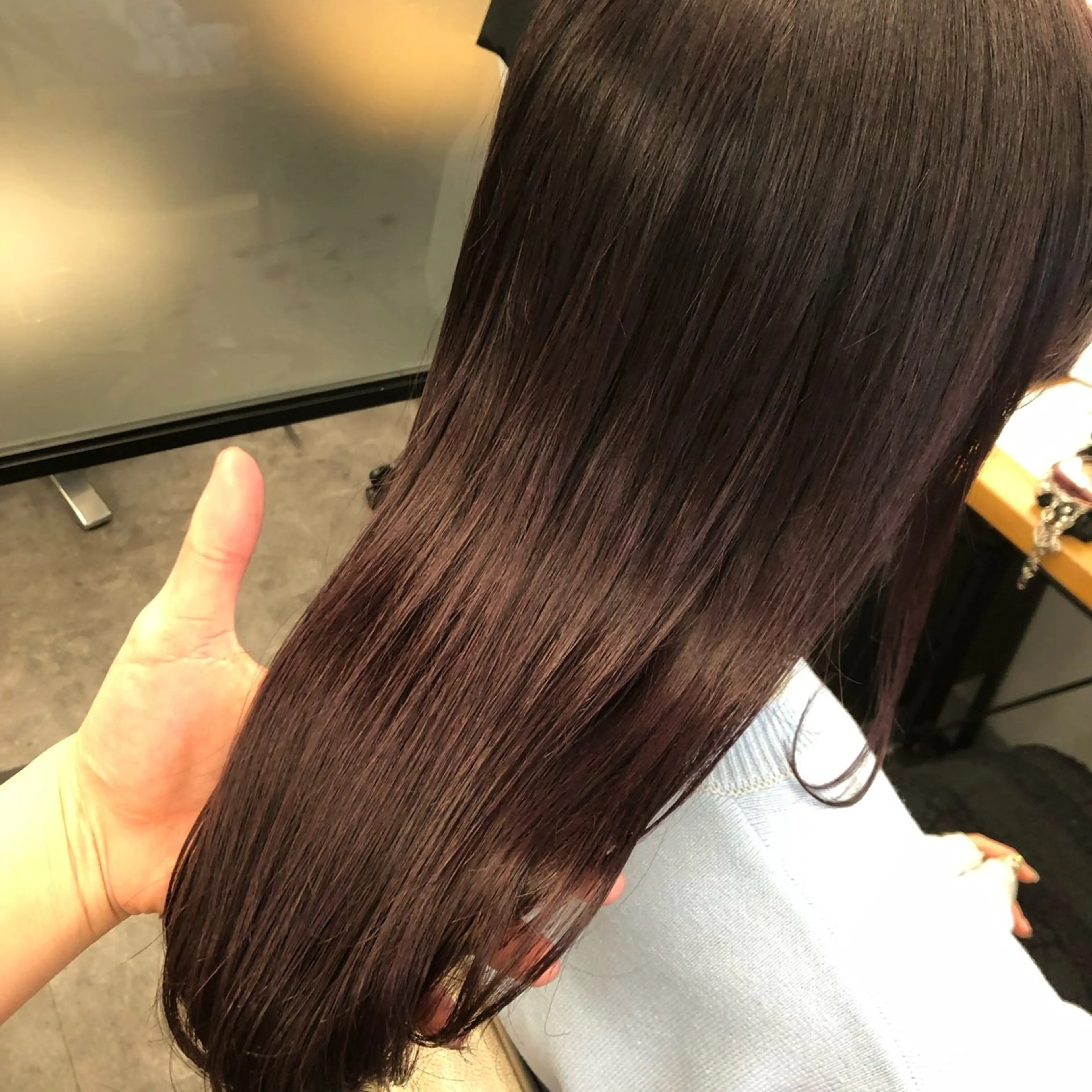 ロング カラー ヘアアレンジ アディクシーカラー アッシュ ベージュカラー 黒髪 ブリーチ カット ヘアカラー トリートメント ヘアセット JURI🤎 ワンカールレイヤーのヘアスタイル