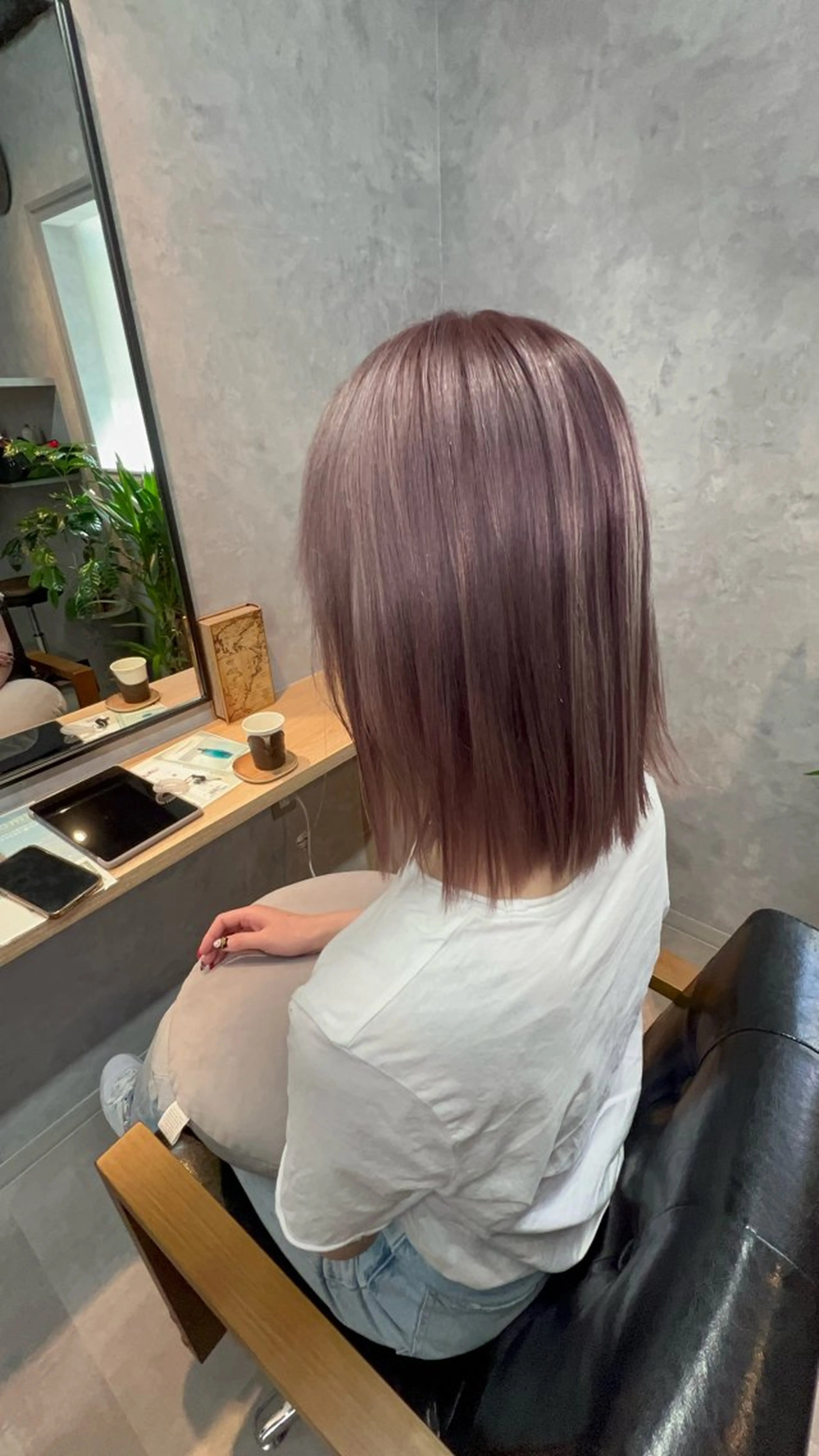 セミロング カット ヘアカラー motoトップカラー リスト/ブリーチカラのヘアスタイル