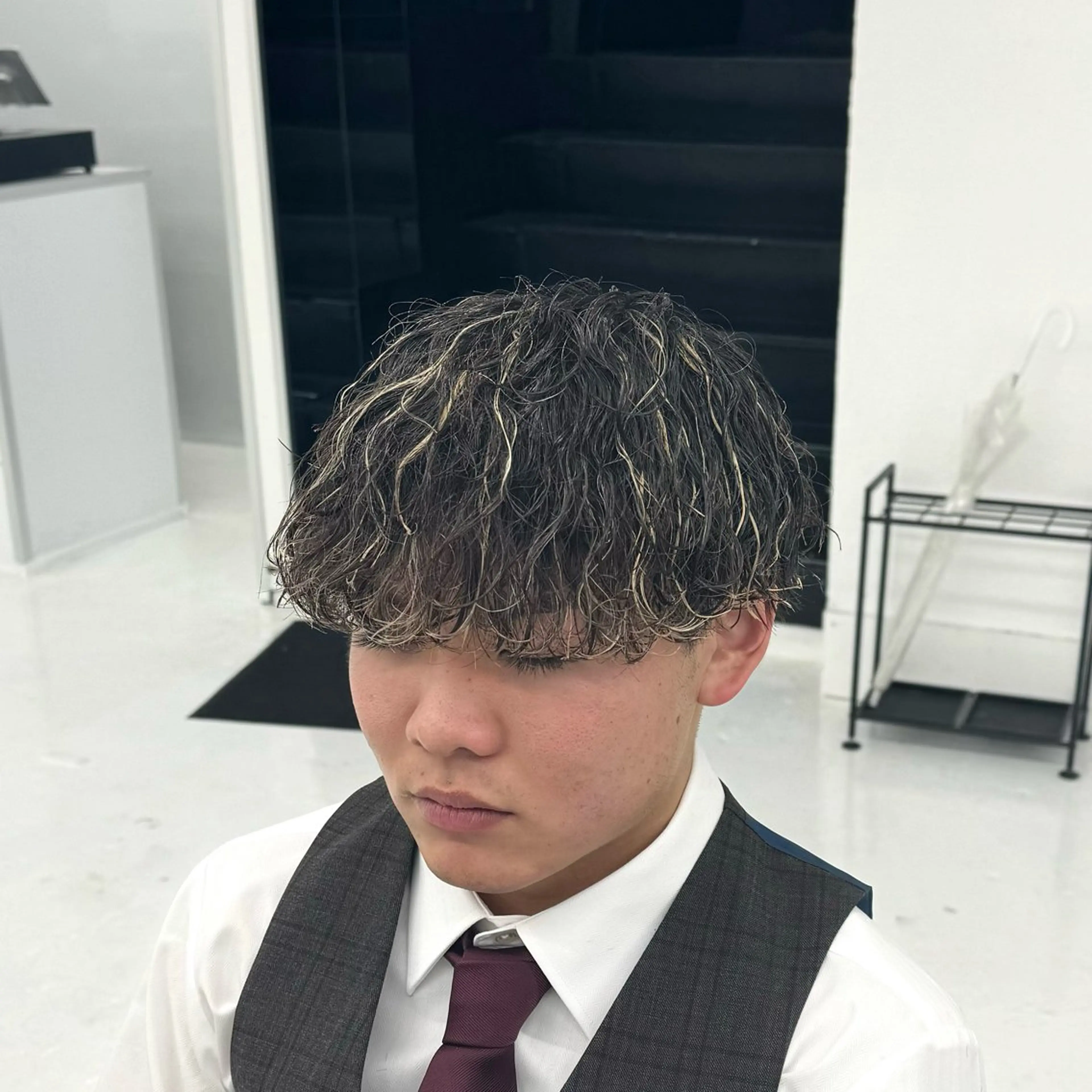 カラー パーマ メンズ メンズハイライト メンズメッシュ マッシュ メンズパーマ 刈り上げ カット ヘアカラー パーマ 柏メンズカットパーマ NO.1タイチのヘアスタイル