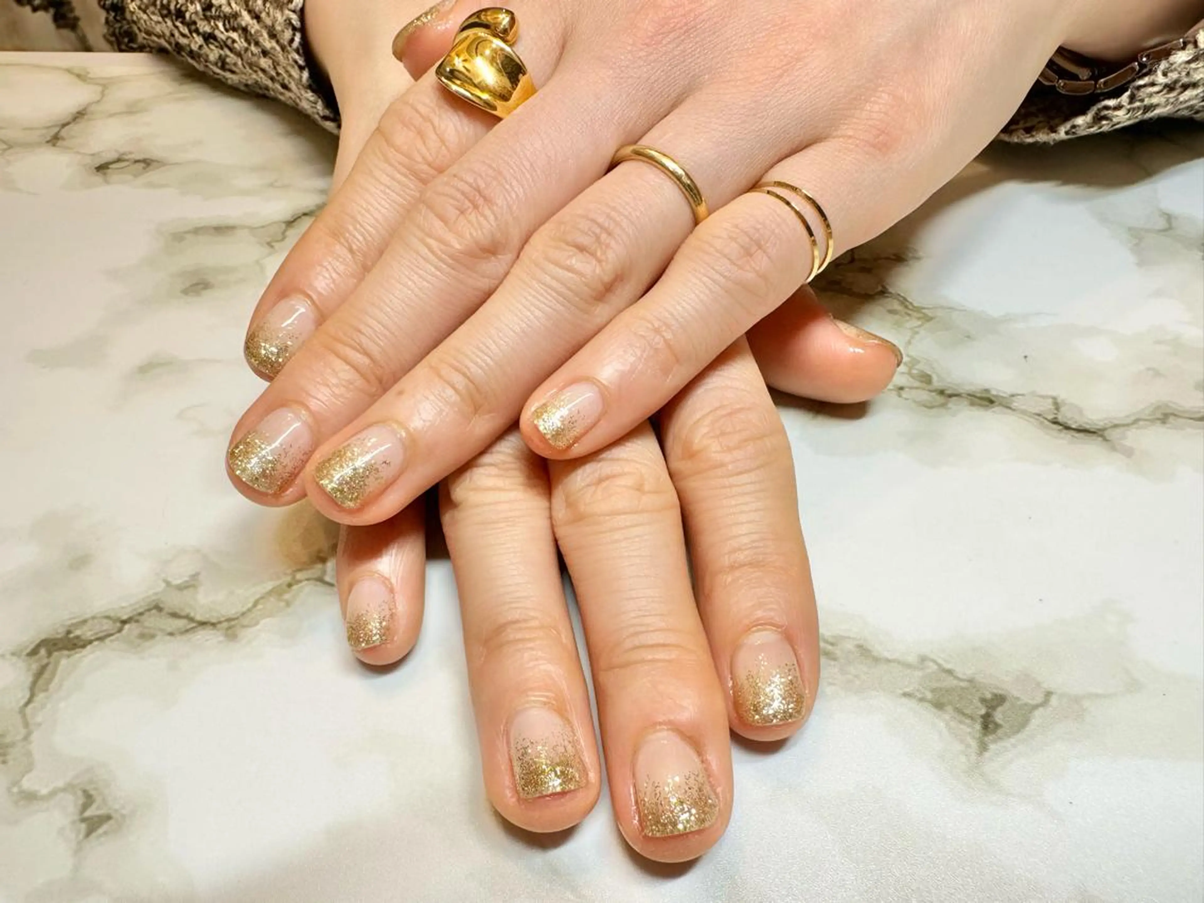 ネイル ゴールド グラデーション ラメ(グリッター) ラメグラデーション Nailsalon yuuchiのネイルデザイン