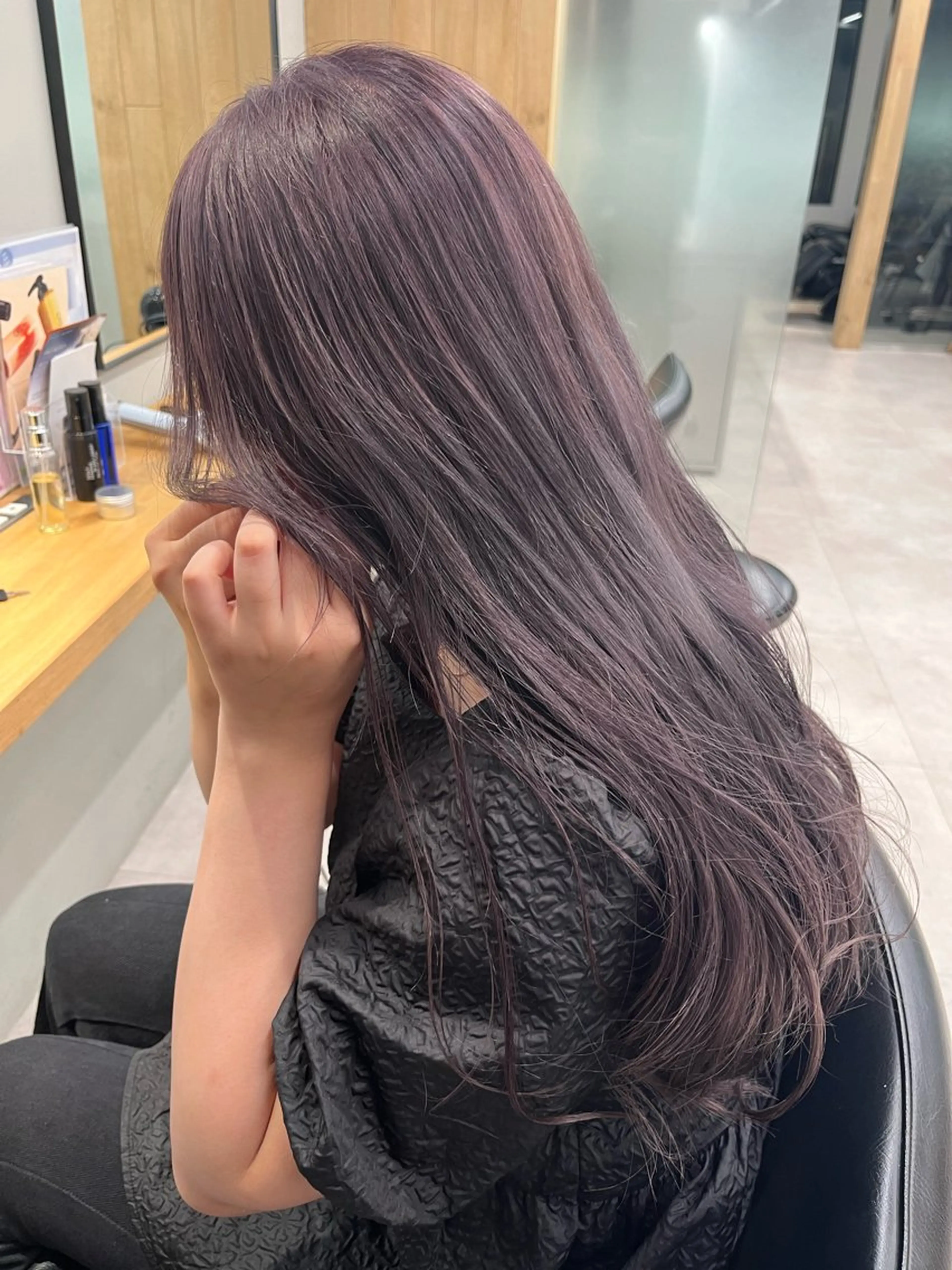 セミロング カラー ベージュカラー ブリーチ ダブルカラー グレージュ ラベンダーカラー スッと馴染むhair /ヨシダトモキのヘアスタイル