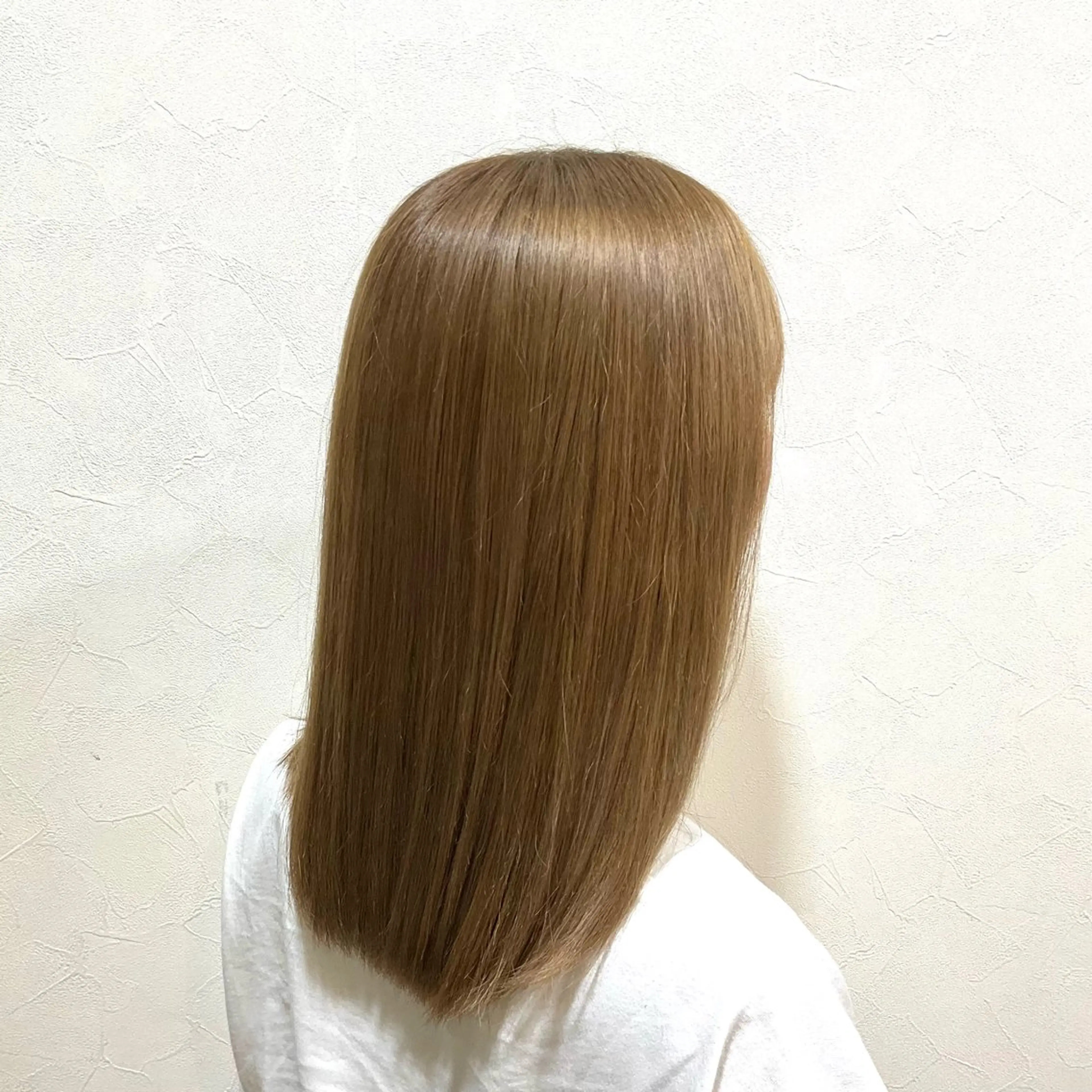 カラー ベージュカラー ブリーチ 美容室マリオネット所属・Harada Naoのヘアスタイル