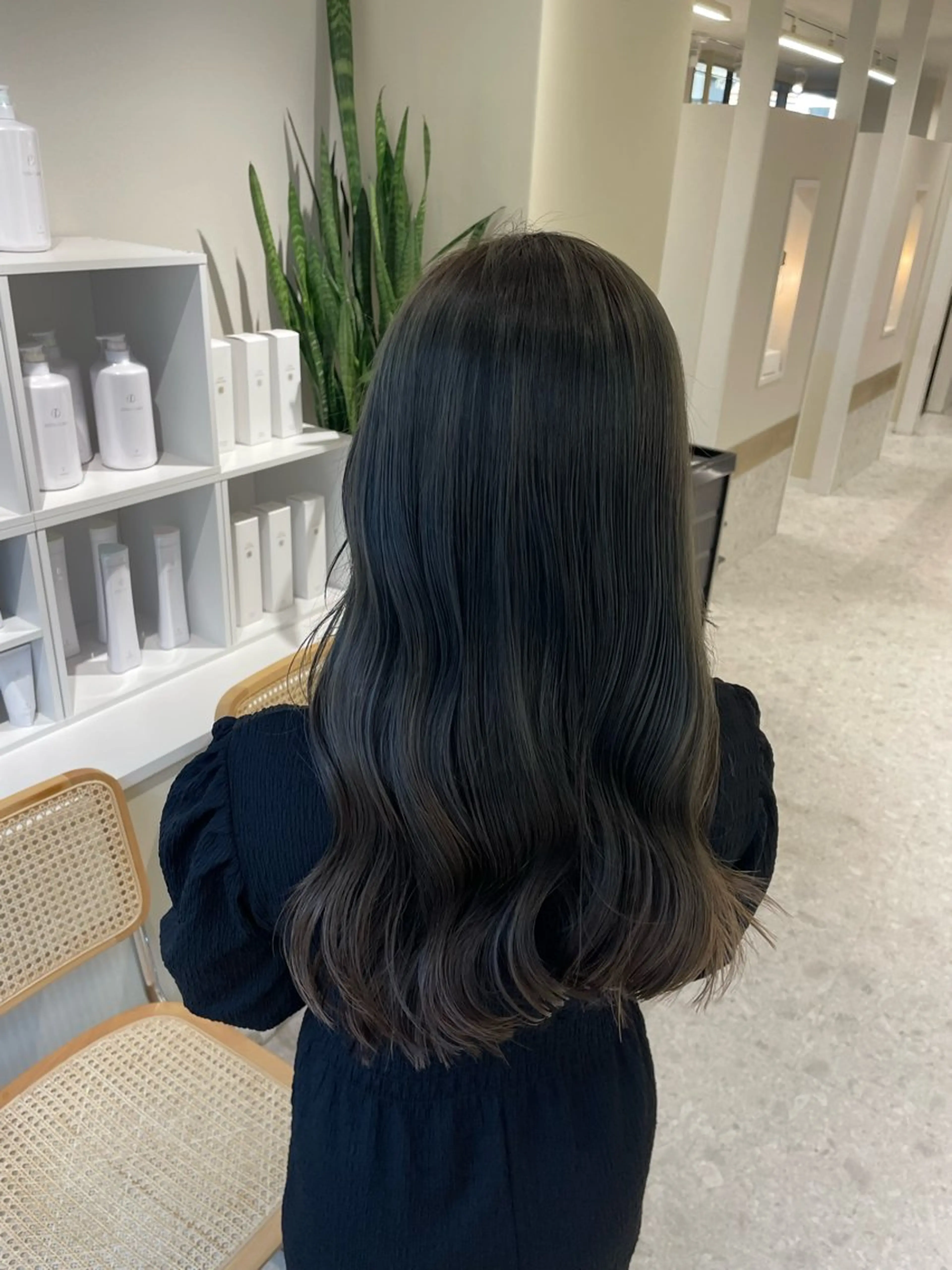 ロング カラー ベージュカラー オリーブベージュ 🩰ニシムラヒカリ 半個室salon♡*のヘアスタイル