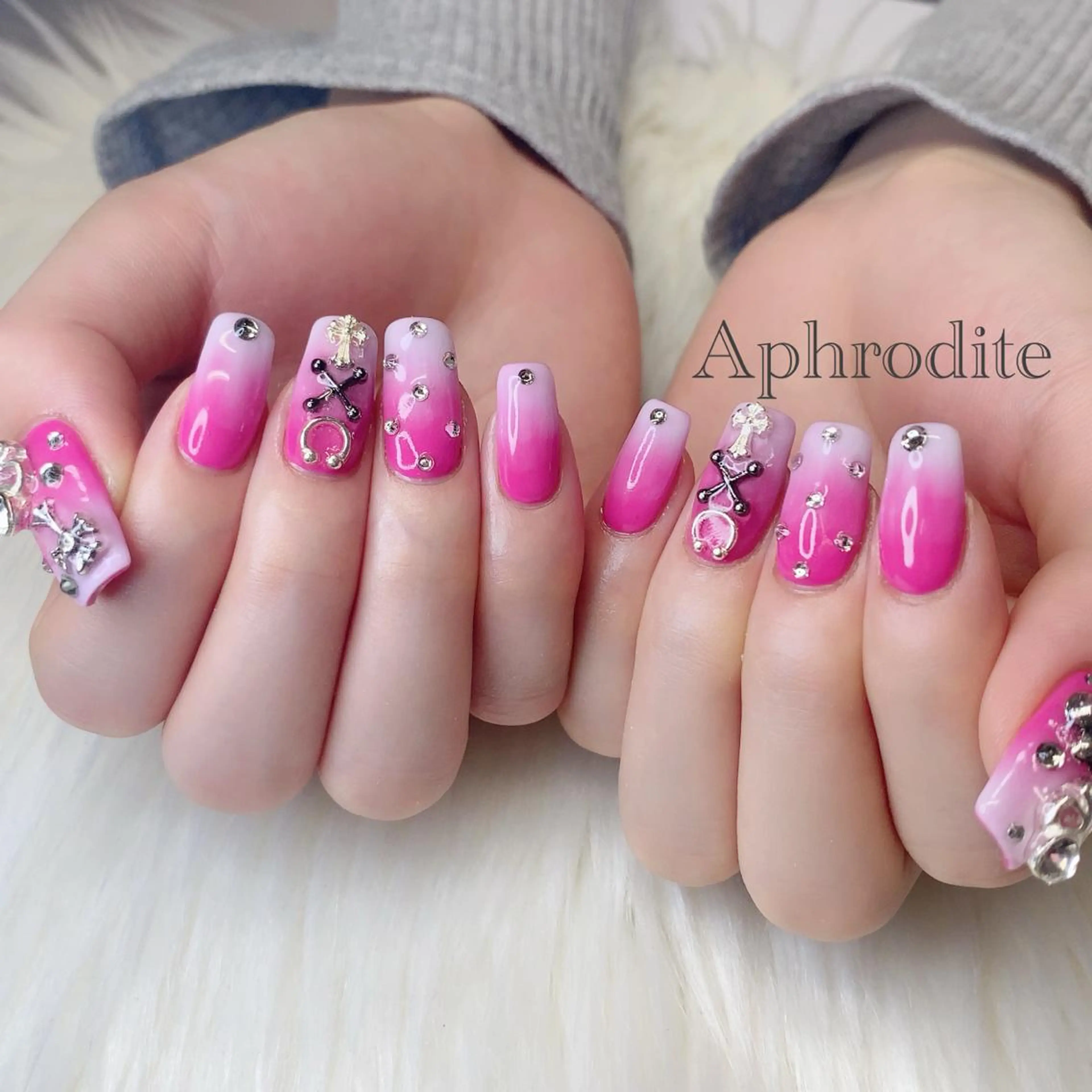 ネイル Aphrodite パラジェル認定サロンのネイルデザイン