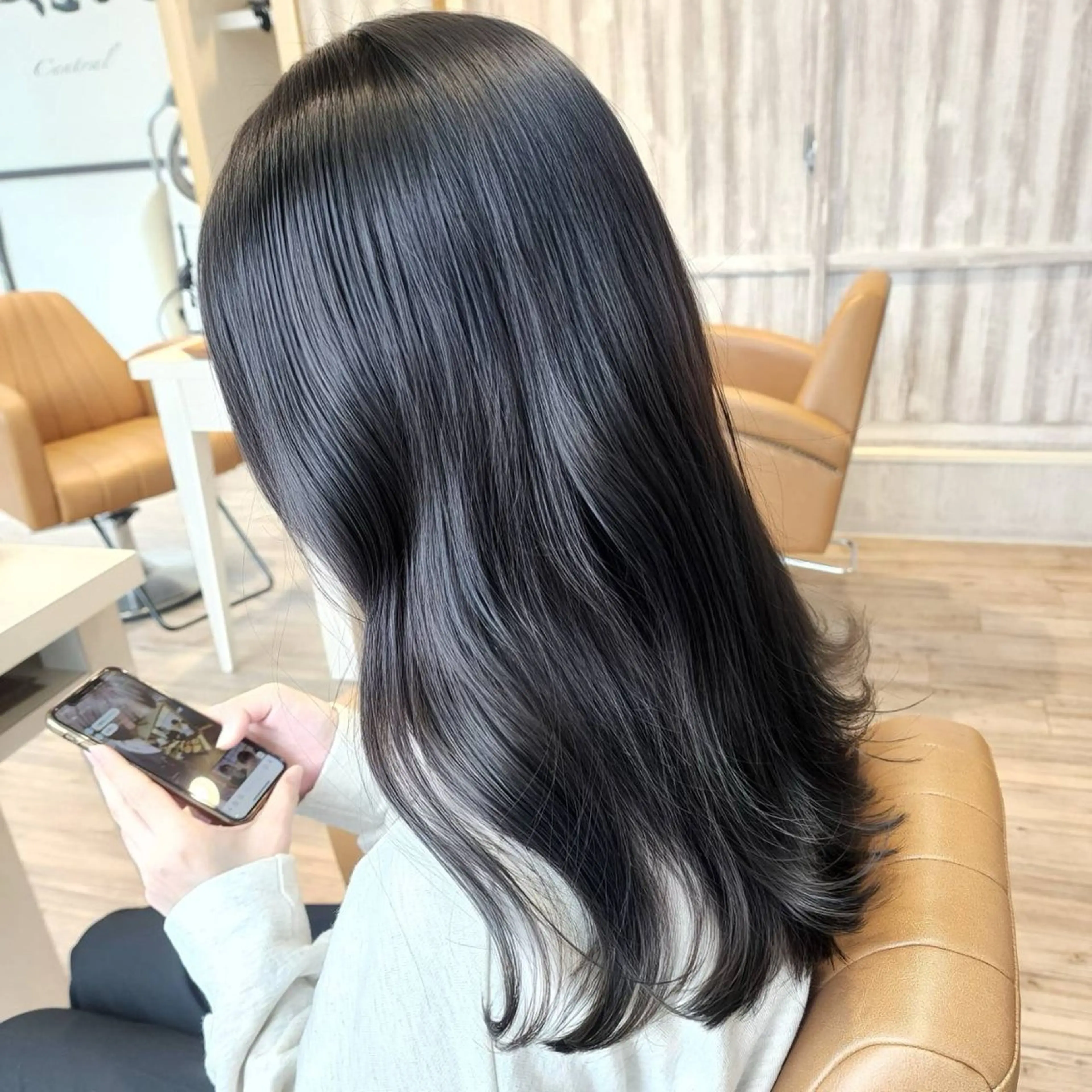 ロング カラー ヘアカラー トリートメント 艶髪✖️透明感/ 暗髪🩶/AOIのヘアスタイル