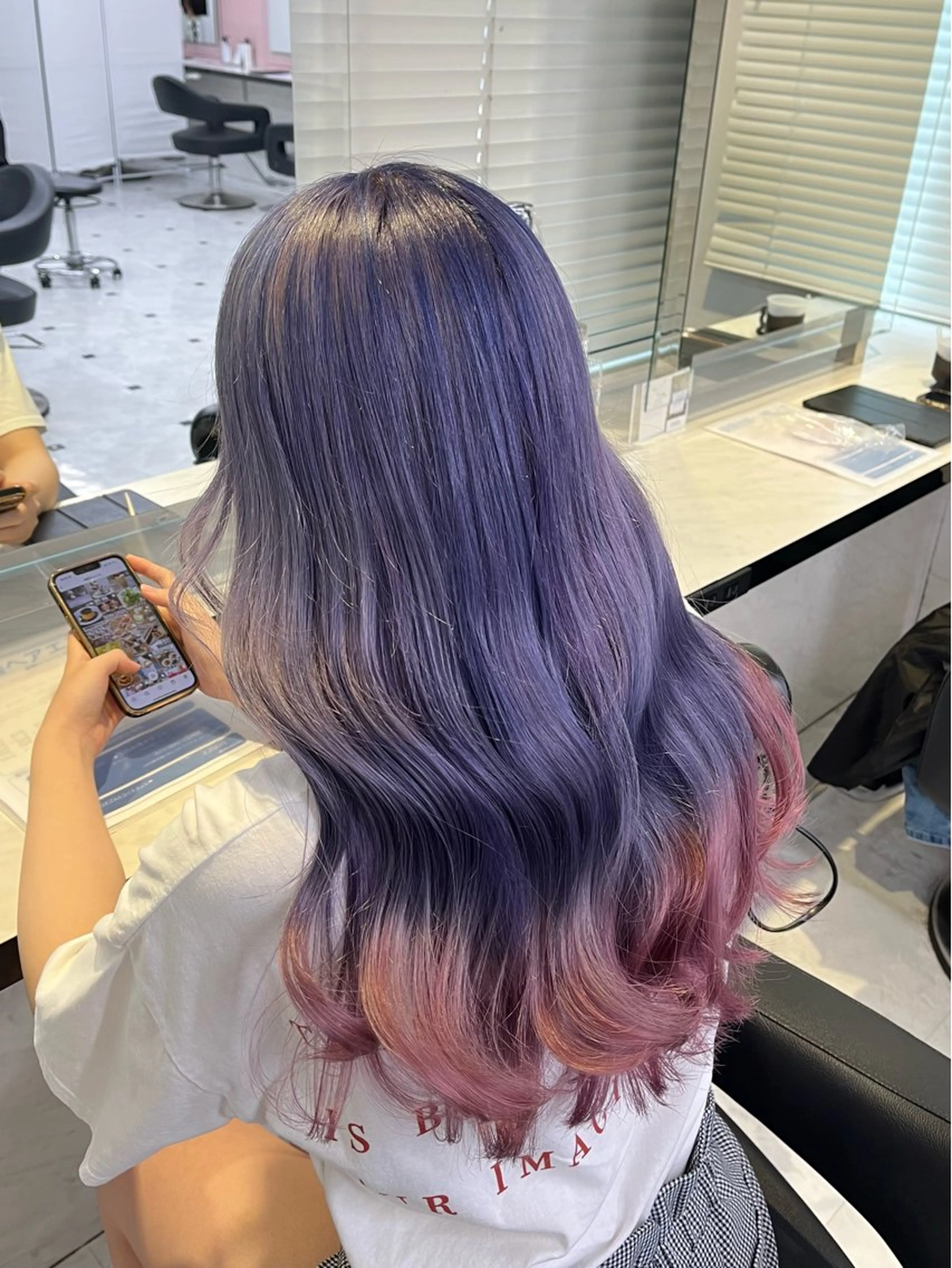 セミロング カラー ヘアアレンジ 🍒透明感カラー🌨 🥕ハイトーンカラーのヘアスタイル