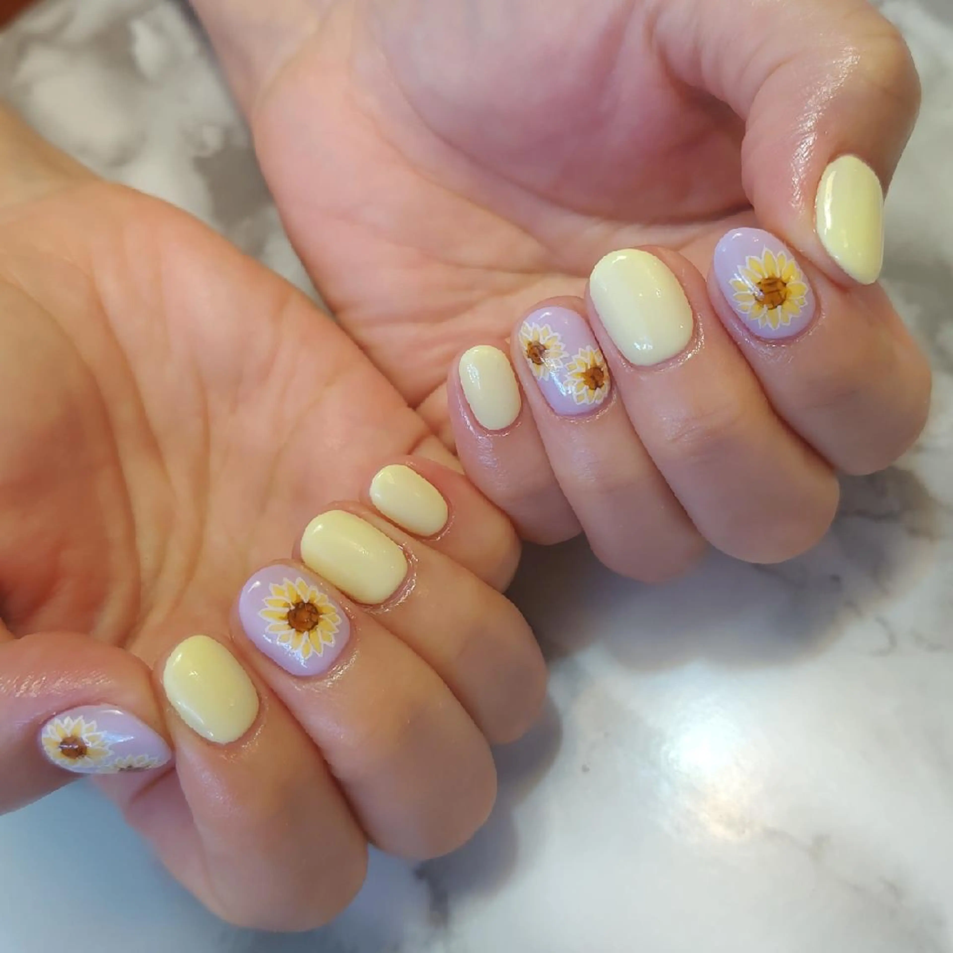 ネイル ジェヌインネイル 河内のネイルデザイン