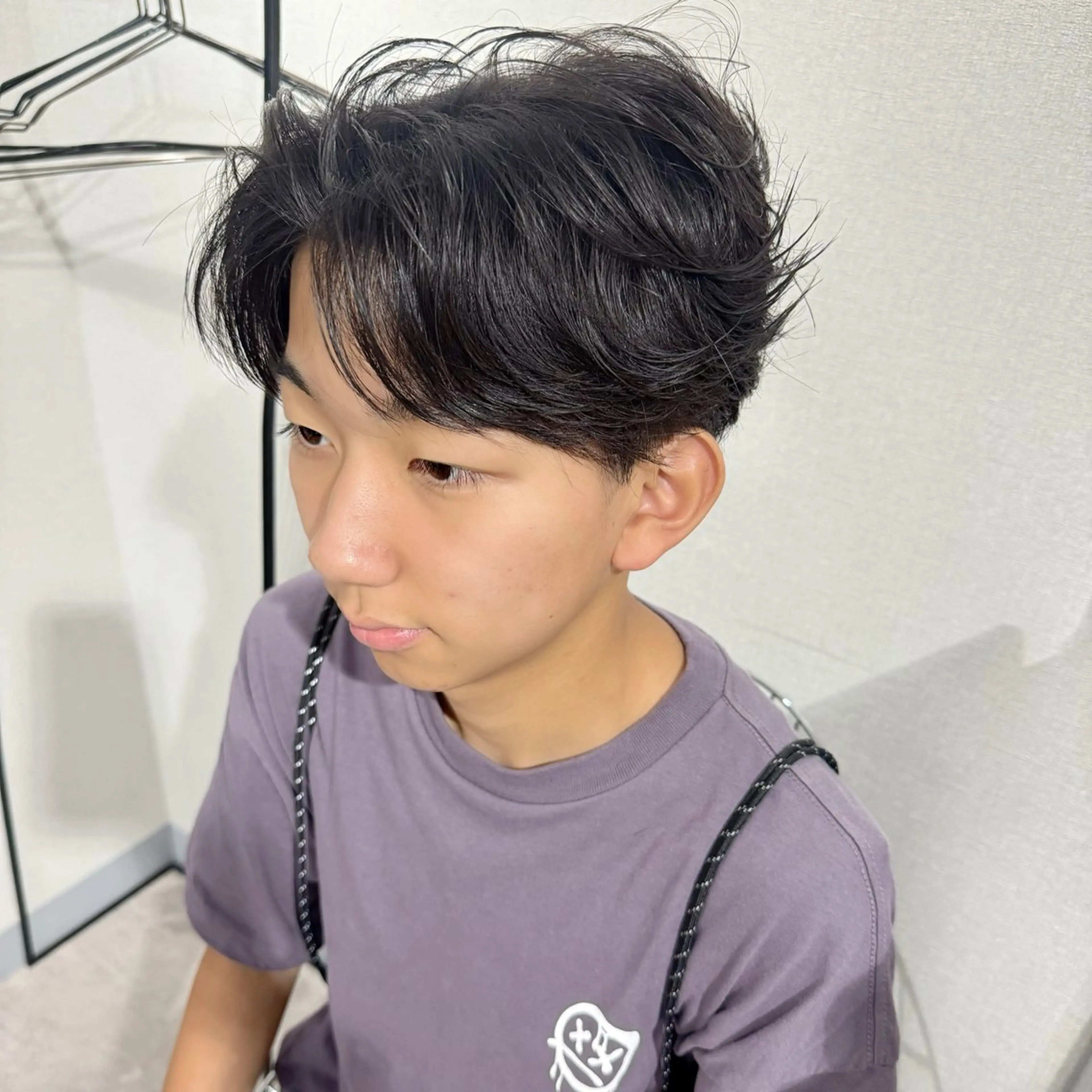 メンズ フェザーパーマ メンズパーマ 学生（メンズ向け） カット パーマ 表参道フェザーパーマ ニュアンスパーマのヘアスタイル
