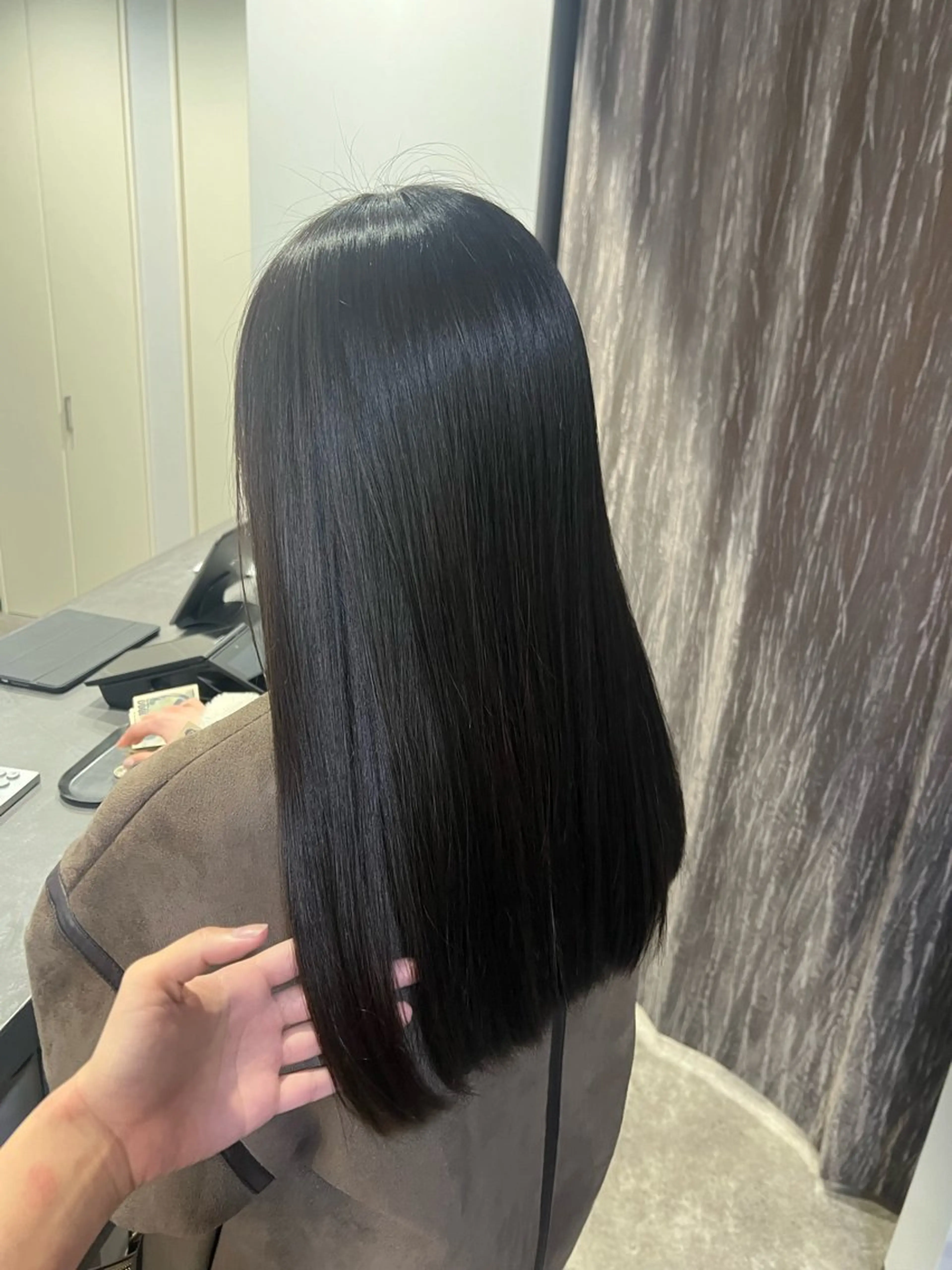 セミロング ヘアカラー トリートメント 小番 茜海のヘアスタイル