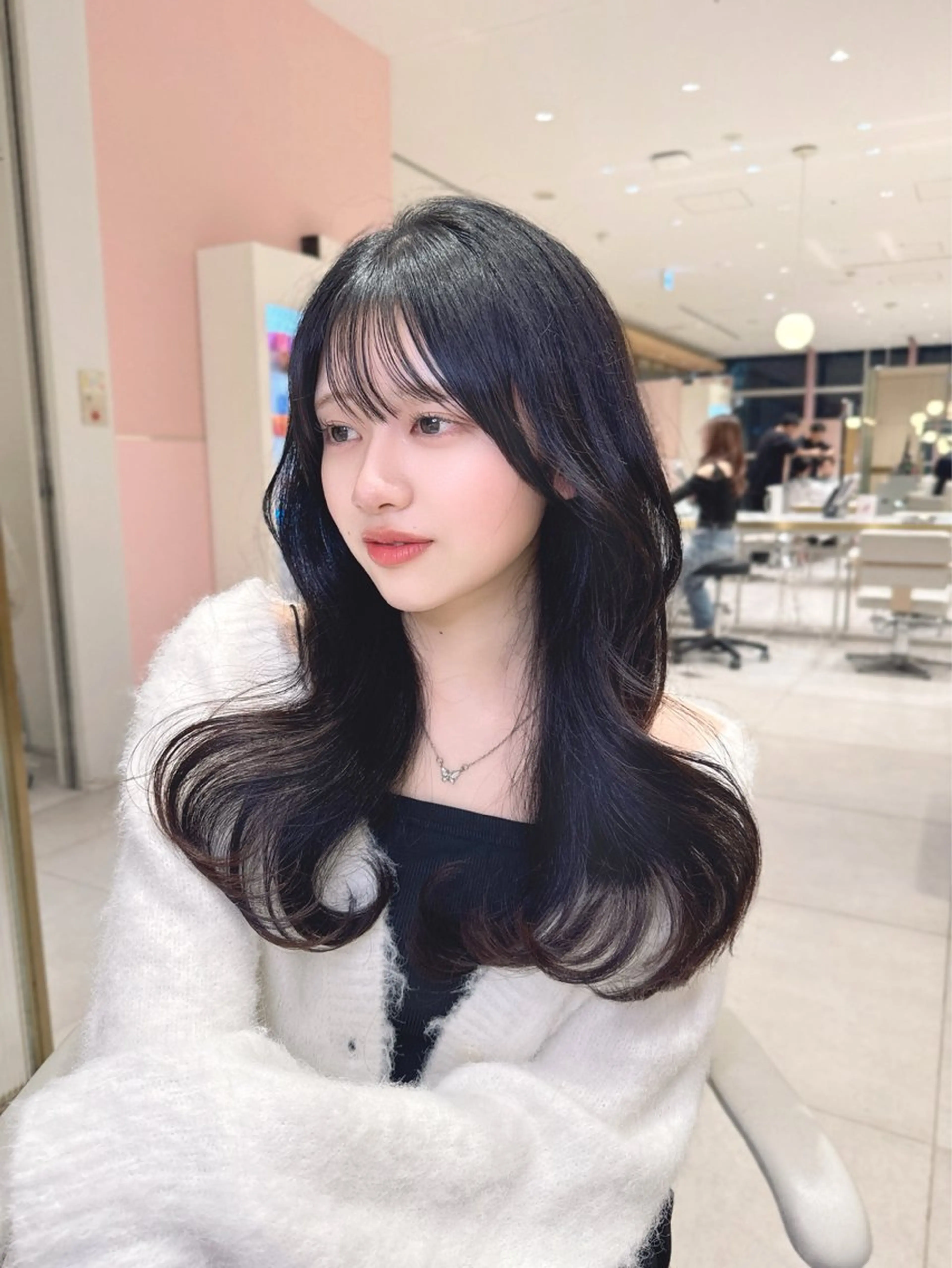 ロング カラー カット ヘアカラー トリートメント ヘッドスパ ヘアセット 韓国ヘア/レイヤー/ 顔まわり/りょーとのヘアスタイル