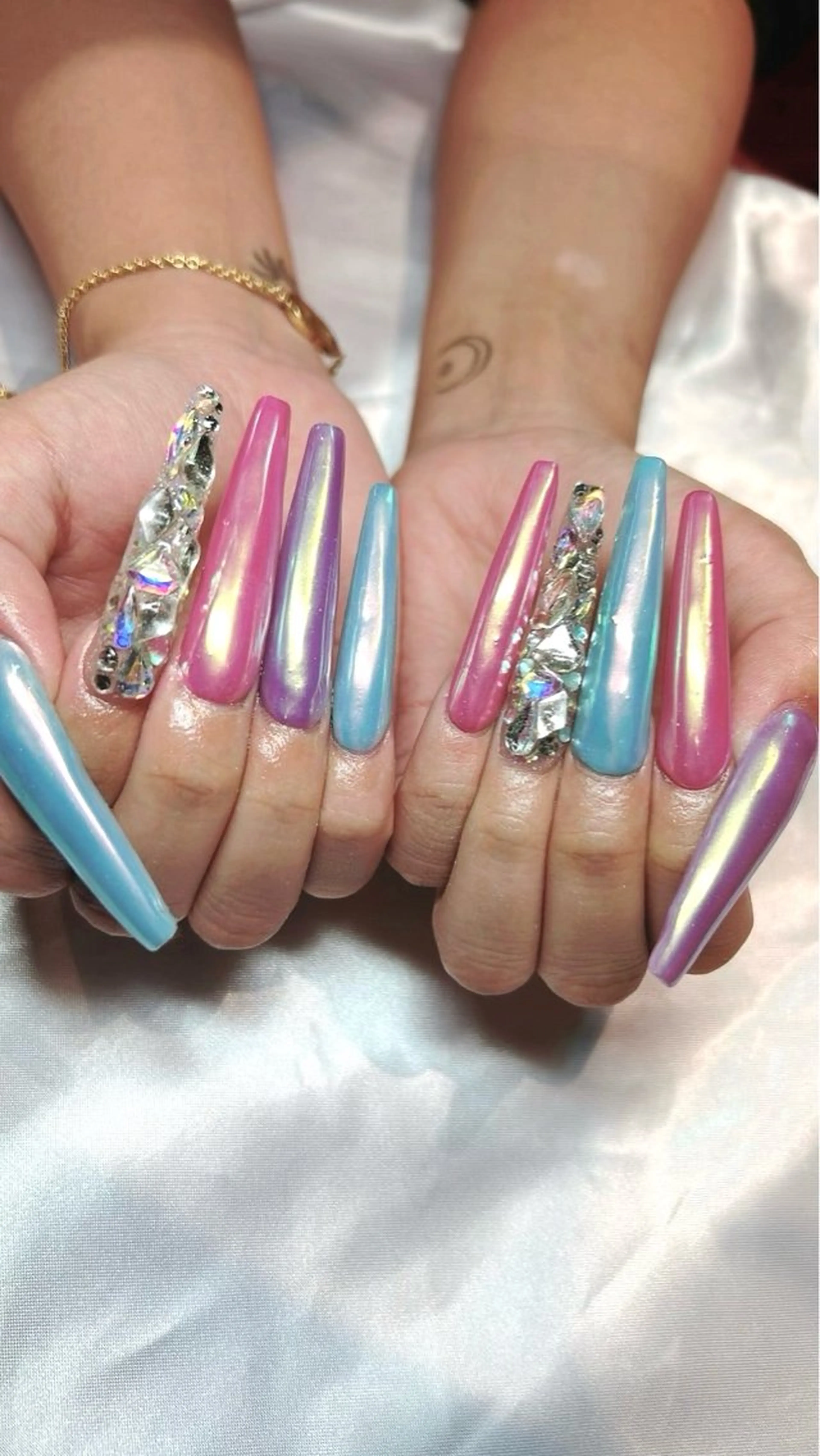 ネイル ミラーネイル ハンドネイル Versailles 🌹nazuha錦のネイルデザイン