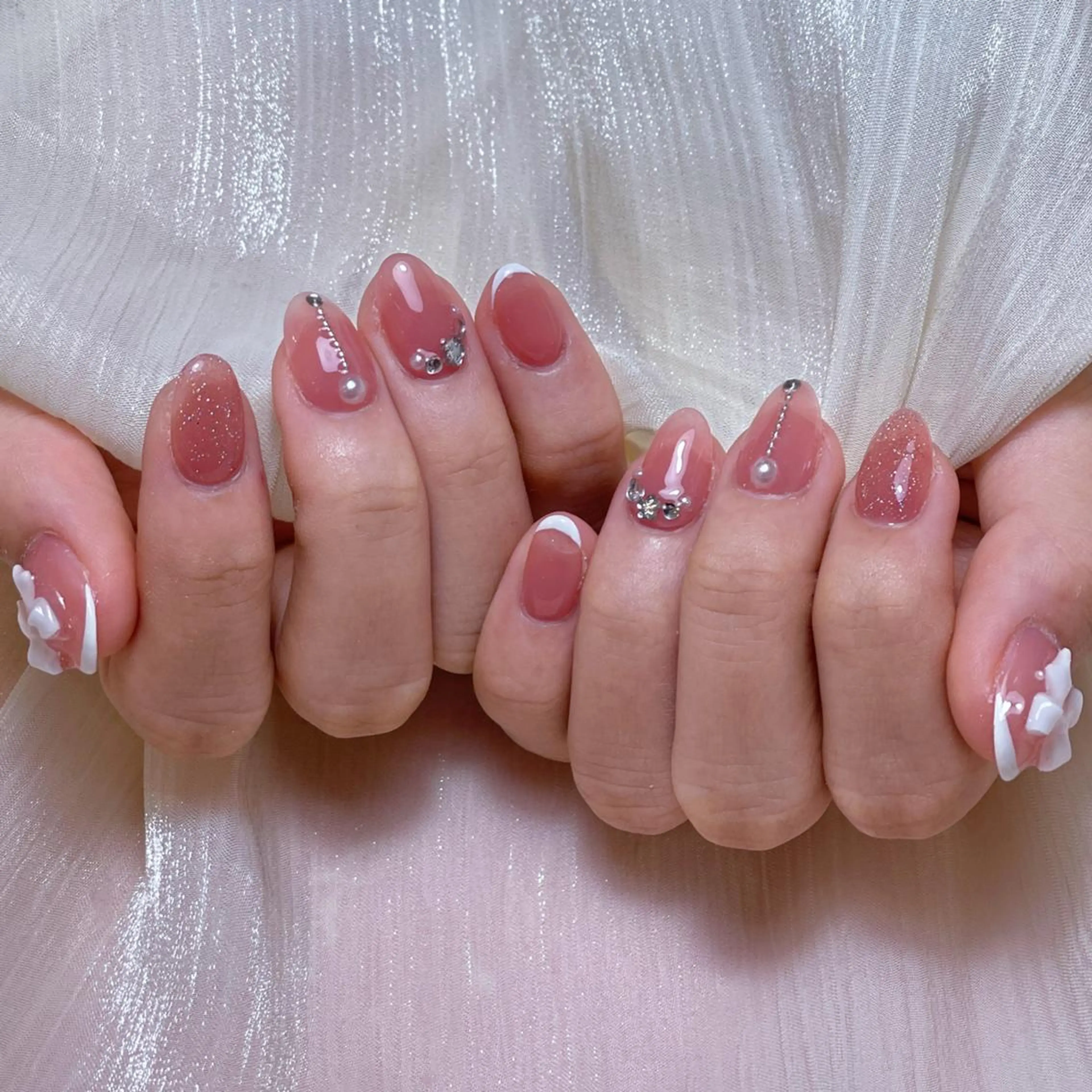 ネイル アートネイル オーロラネイル ガーリー キラキラネイル 韓国ネイル ハンドネイル nina 💅のネイルデザイン