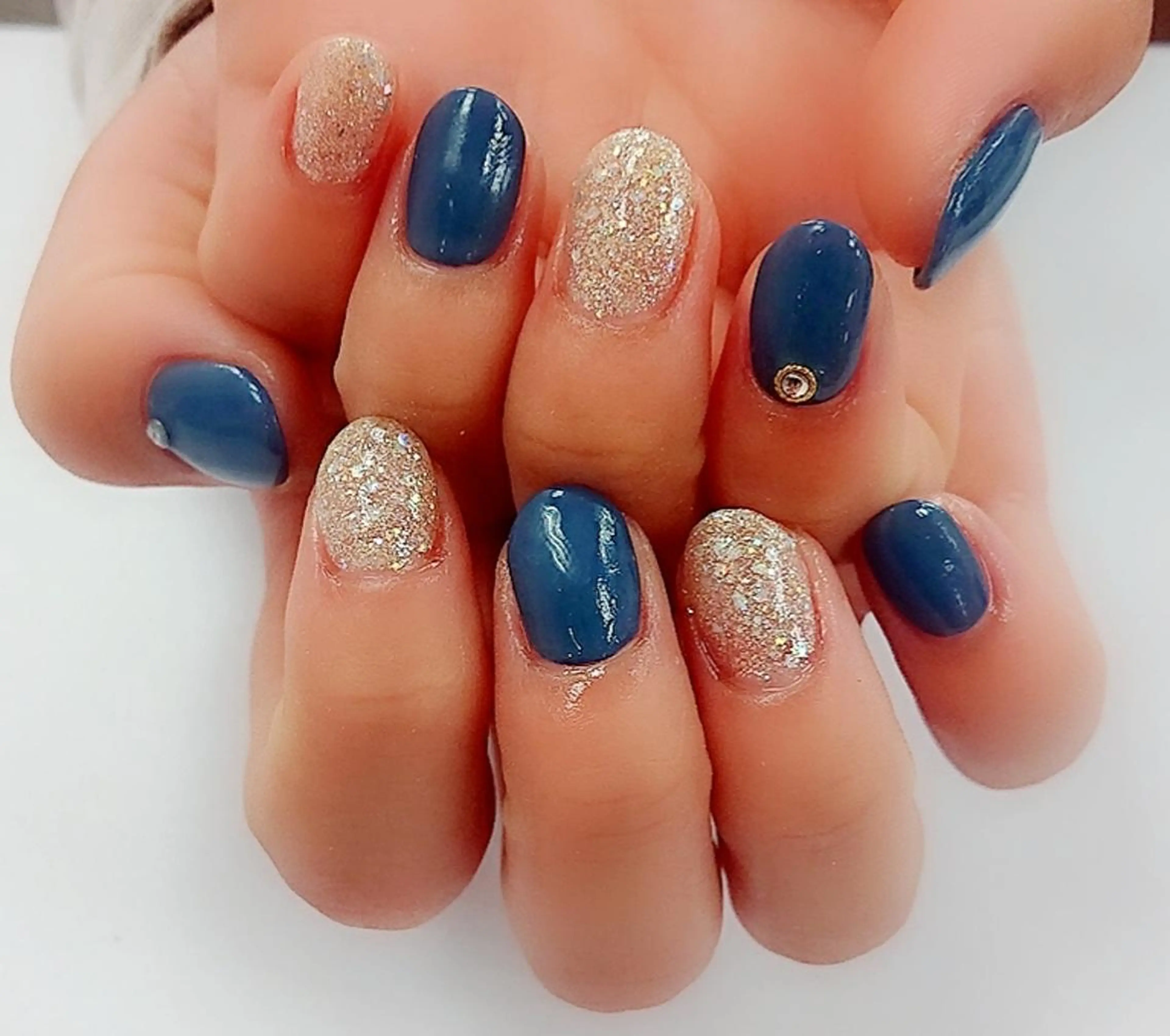 ネイル ネイビー シルバー 🍒当日もOK🍒 𝑳𝑼𝑵𝑨花井のネイルデザイン