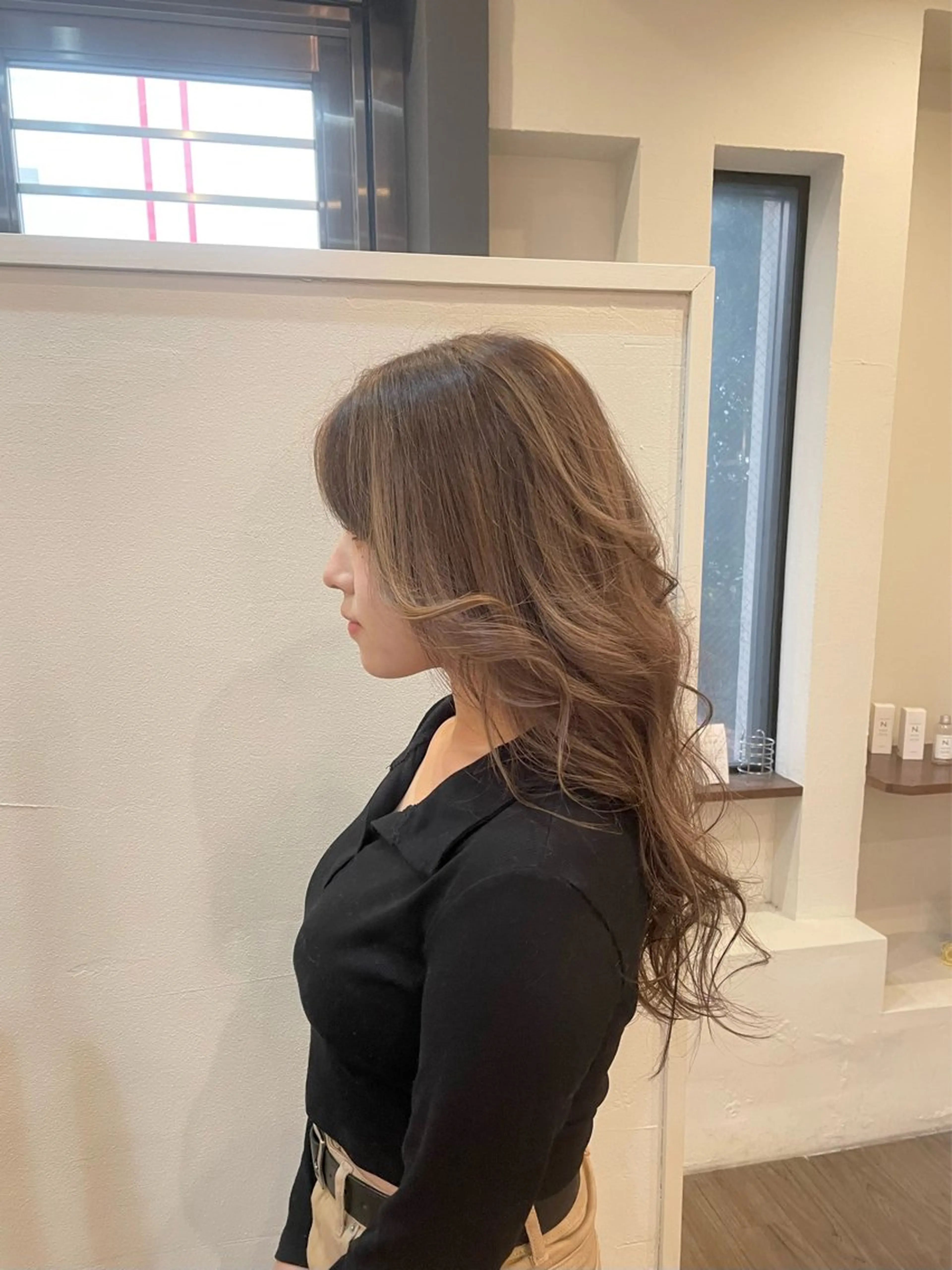 ロング カラー ベージュカラー ハイライトカラー ハイライト ヘアカラー Hair make VERDA所属・富永 憲一郎のヘアスタイル