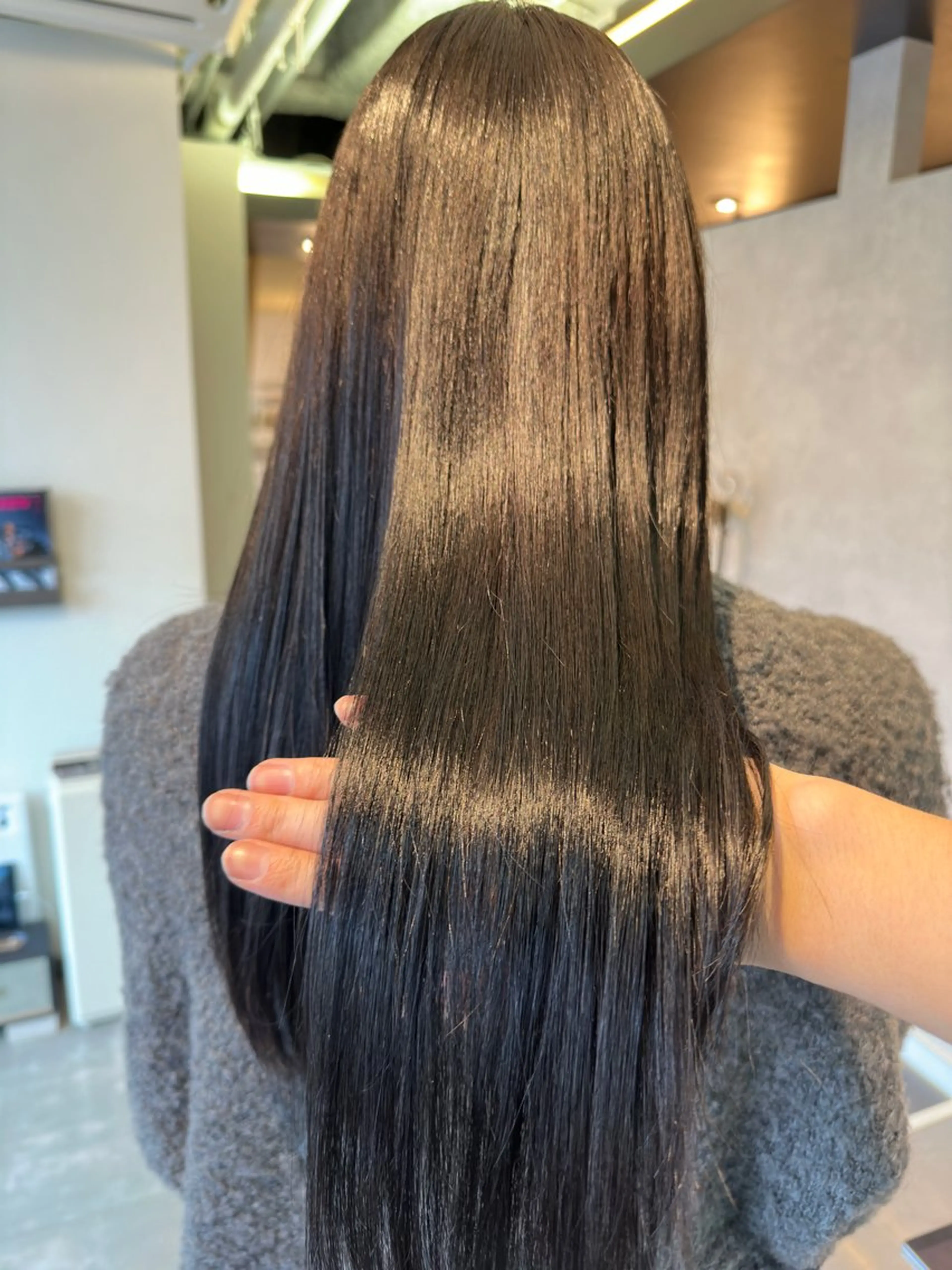 セミロング カラー カット ヘアカラー 縮毛矯正 トリートメント uhiyama shotarouのヘアスタイル