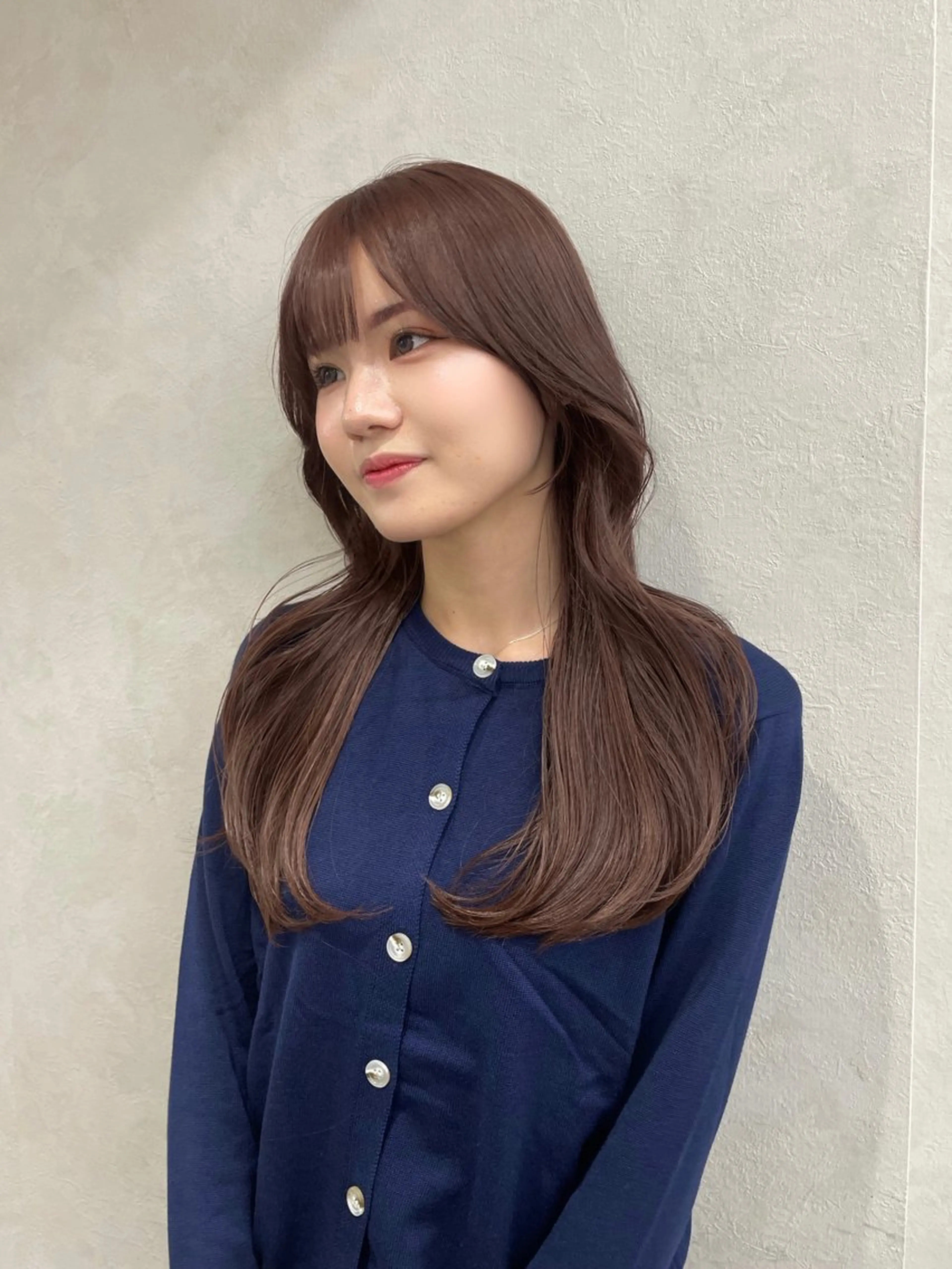 セミロング カラー ロンド　ウル所属・レイヤー/縮毛矯正⭐ 特化美容師のヘアスタイル