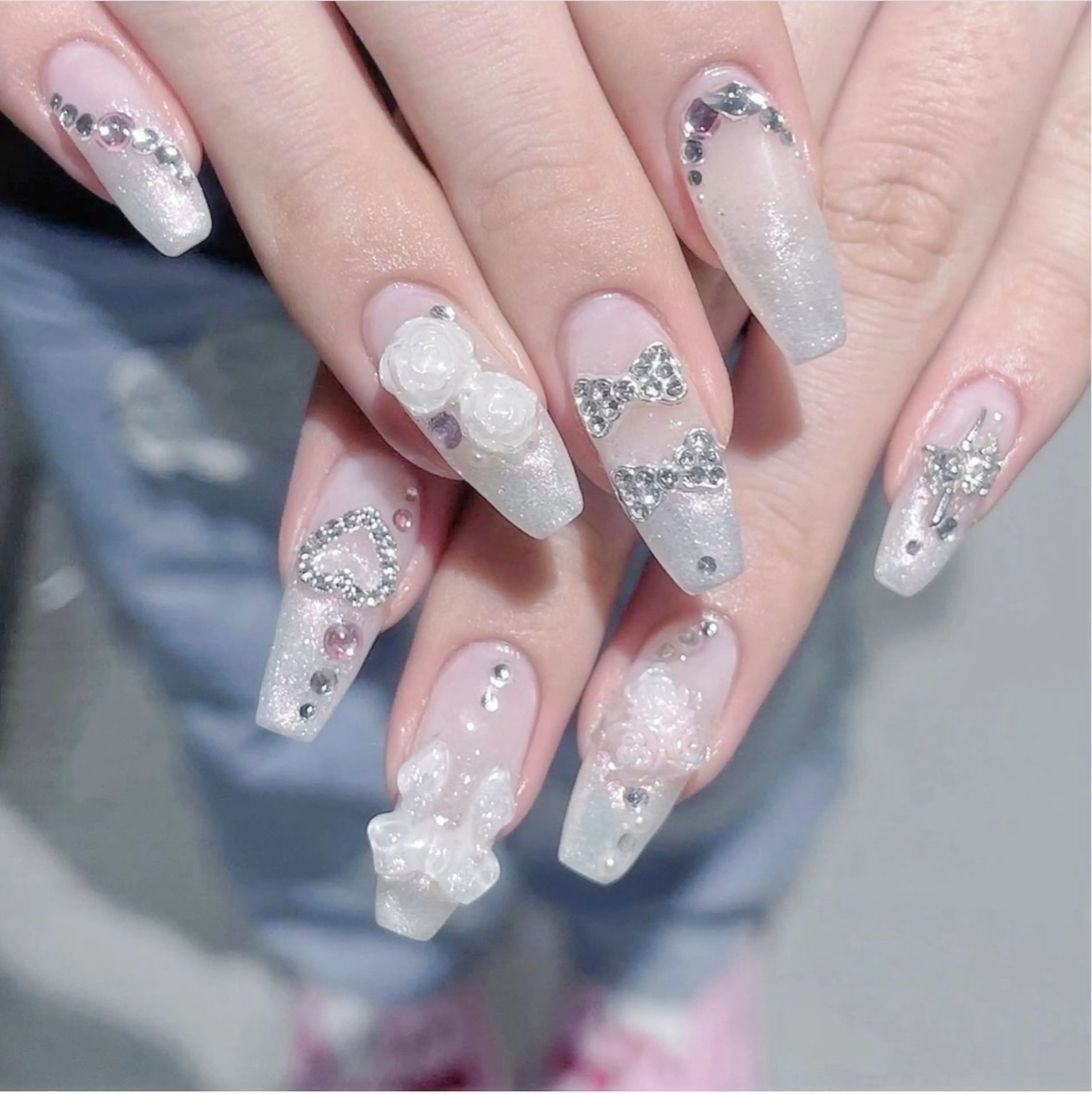 ネイル アニマル柄 オーロラネイル チークネイル フラッシュネイル ジェルネイル ハンドネイル Lina所属・Hina 池袋 長だしチップ専門店のネイルデザイン