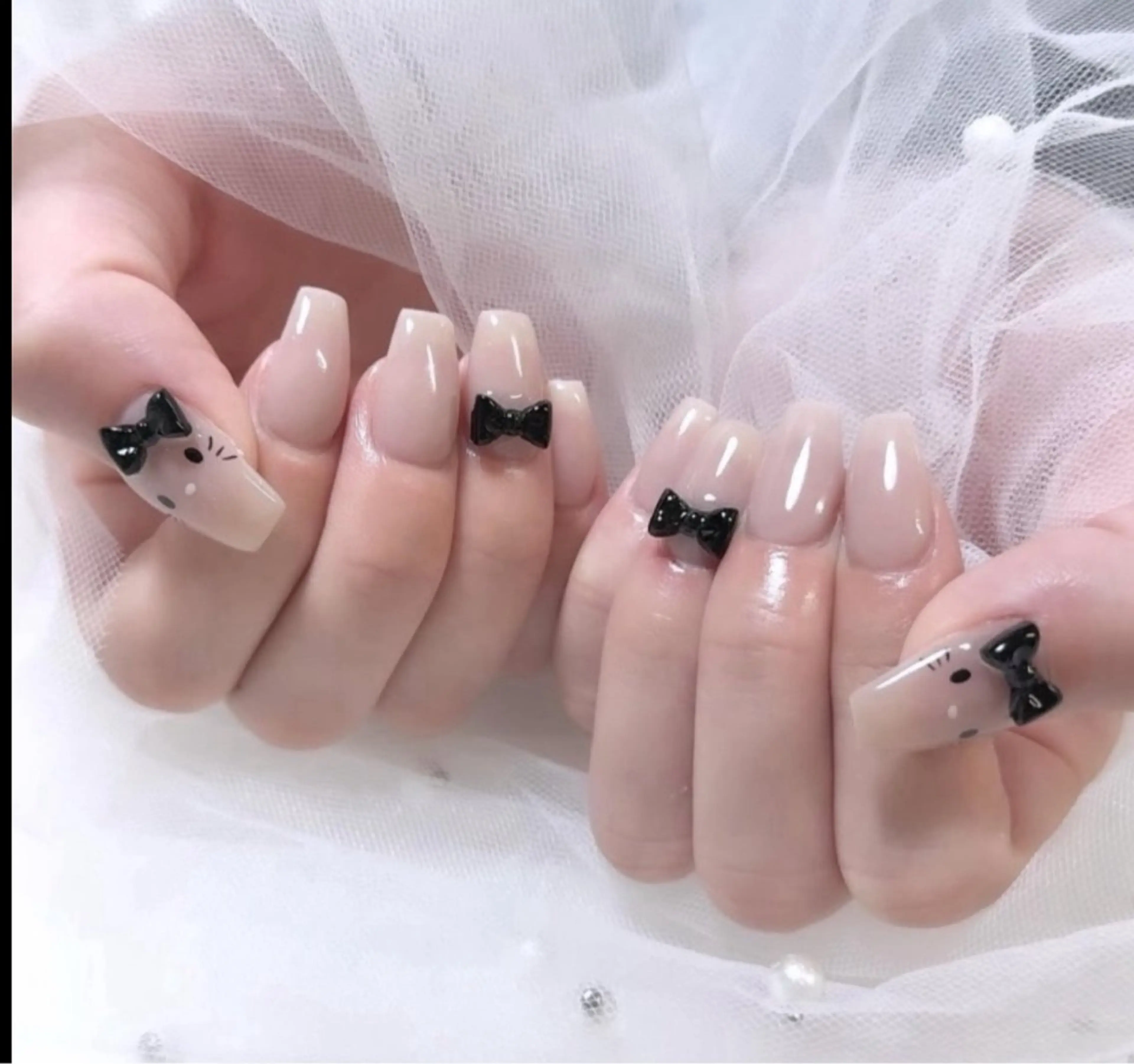 ネイル フレンチネイル キラキラネイル マグネットネイル ミラーネイル ニュアンスネイル ハンドネイル Lyn TA Nailのネイルデザイン