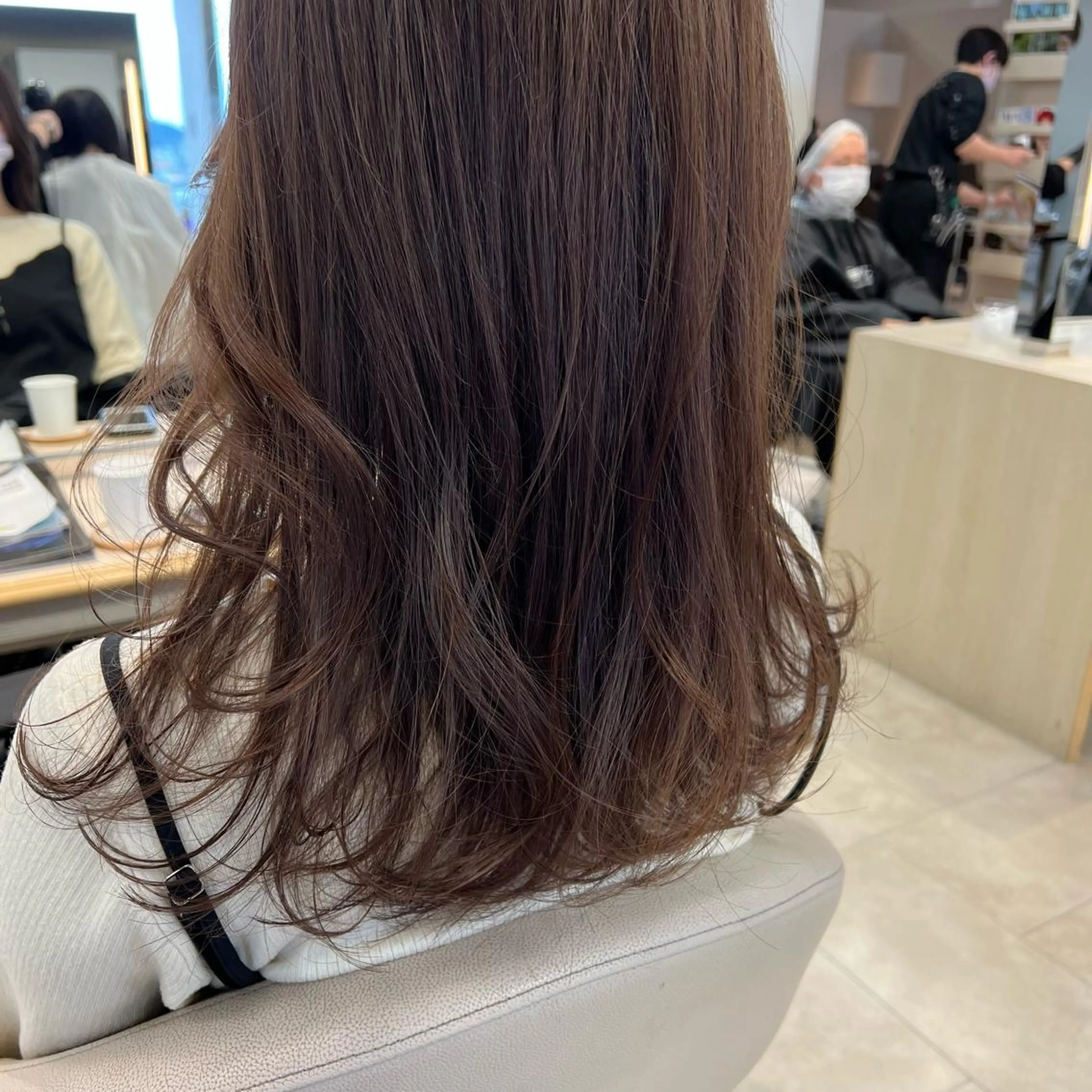 ロング カラー ベージュカラー ミルクティーベージュ カット ヘアカラー トリートメント 似合わせ.ﾍｱｾｯﾄ 得意🌹井上美沙のヘアスタイル