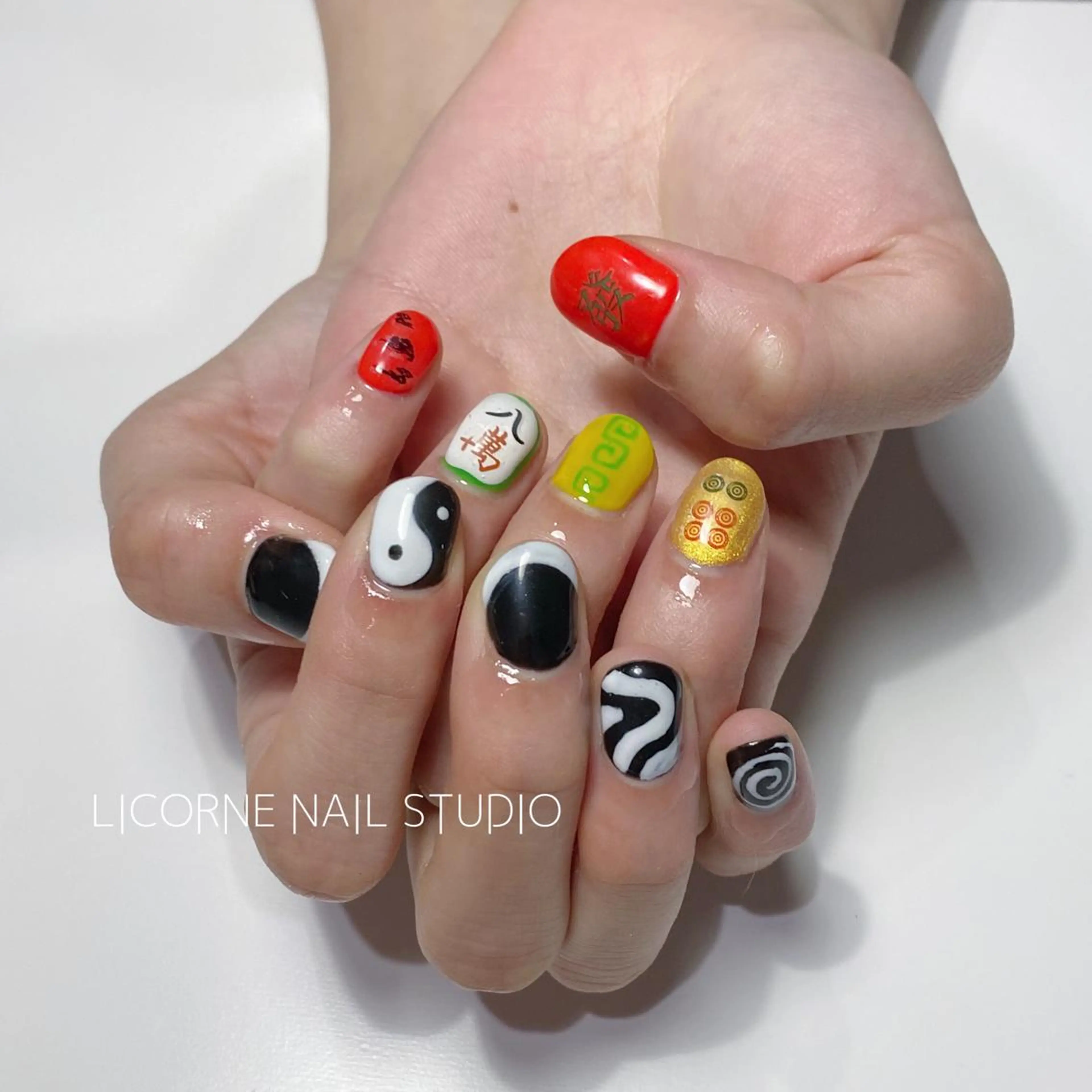 ネイル 氷ネイル・うるうるネイル 韓国ネイル ハンドネイル Nail by Licorneのネイルデザイン